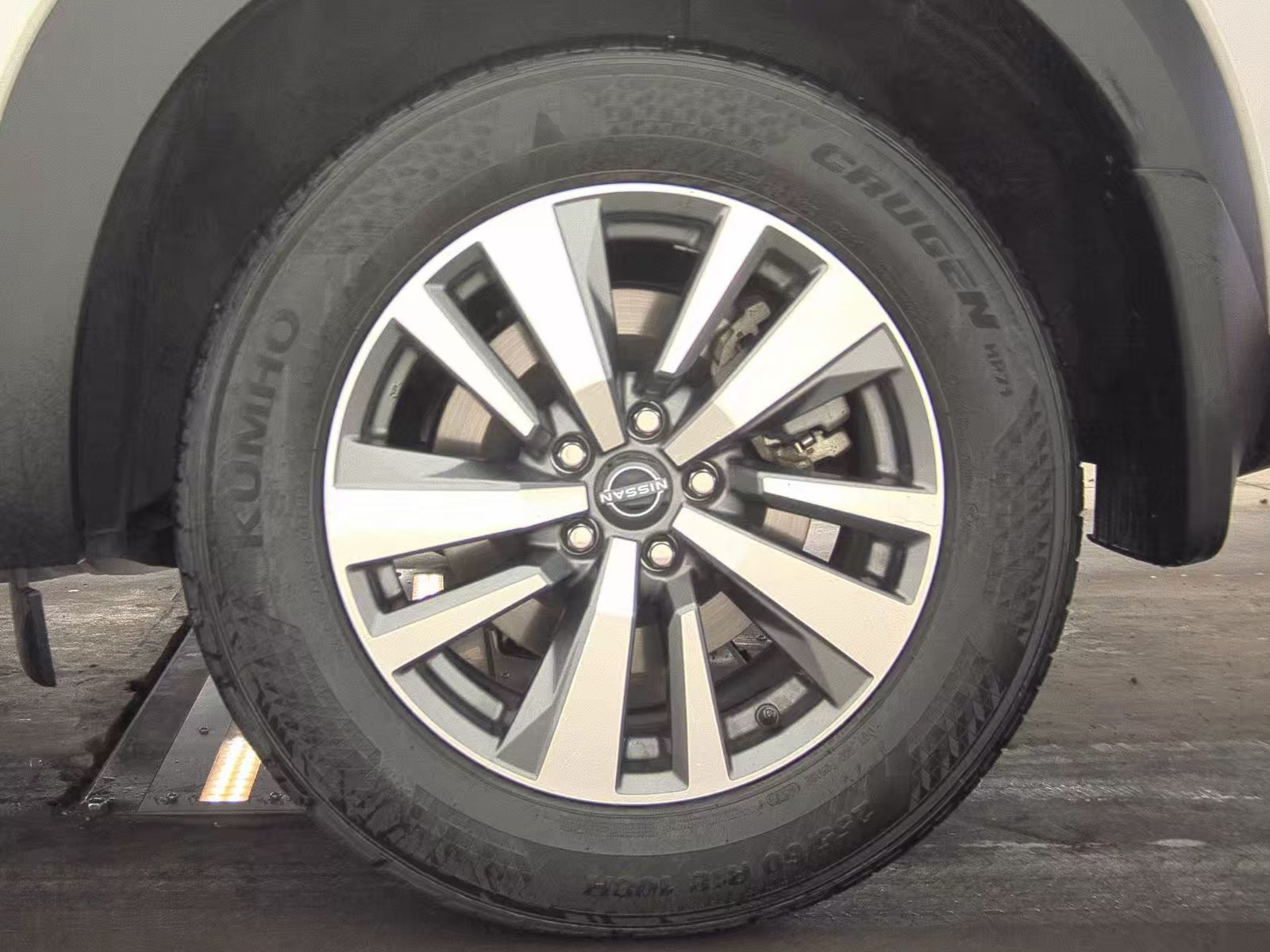 2025 Nissan Pathfinder SL FWD