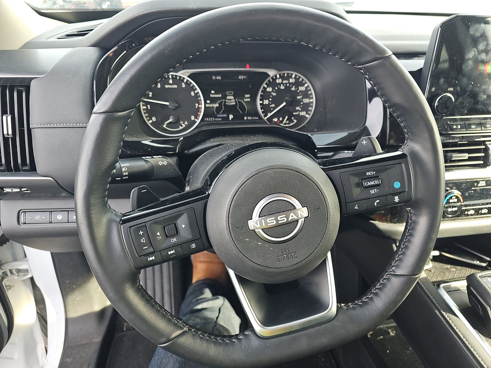 2025 Nissan Pathfinder SL FWD