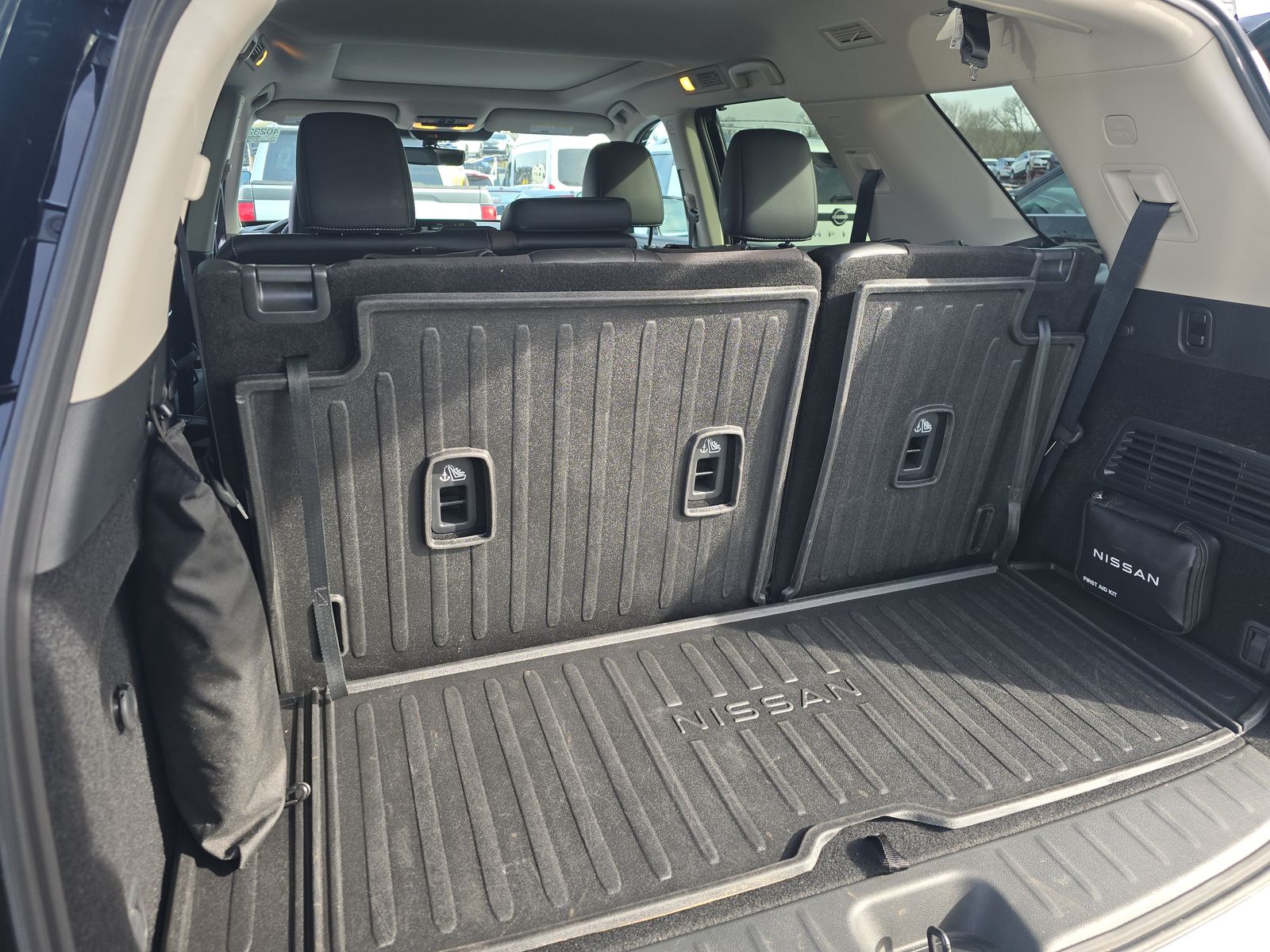 2025 Nissan Pathfinder Platinum FWD