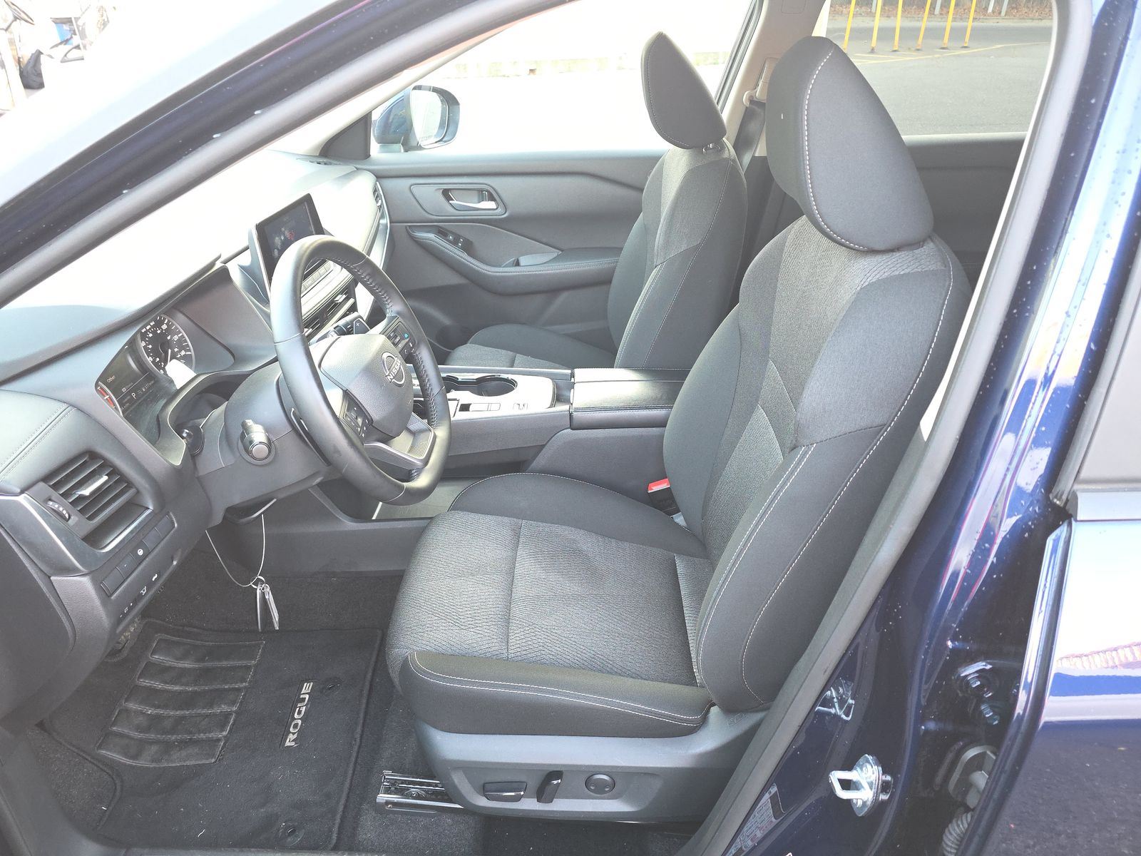 2025 Nissan Rogue SV FWD