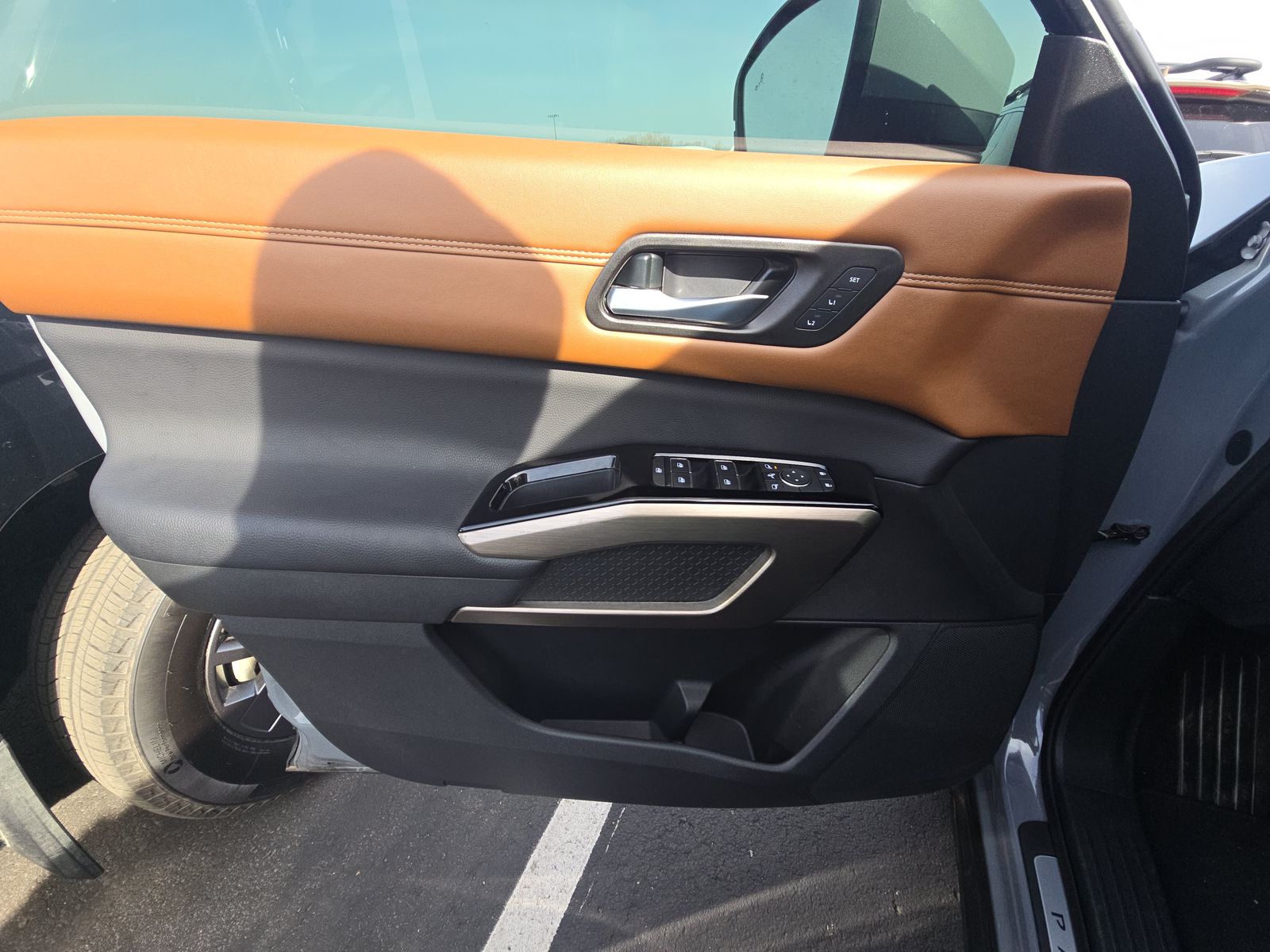 2025 Nissan Pathfinder Platinum FWD