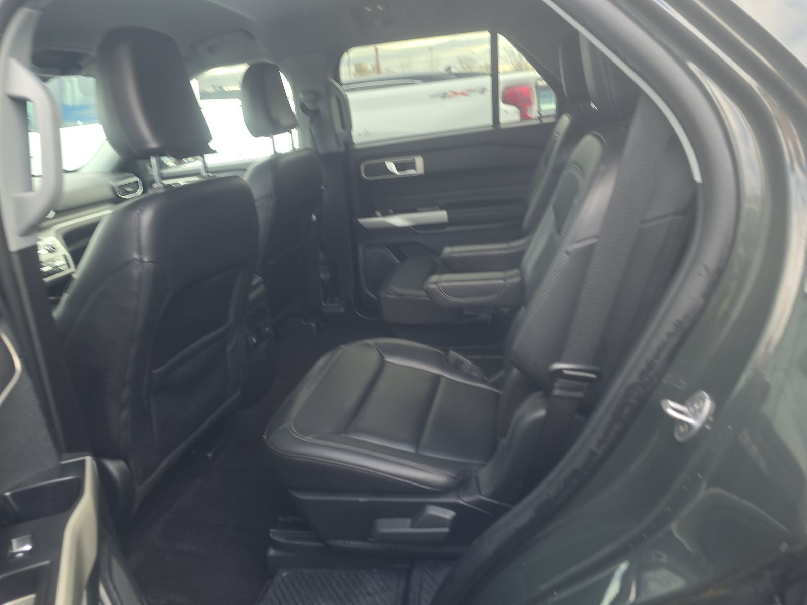 2023 Ford Explorer XLT AWD