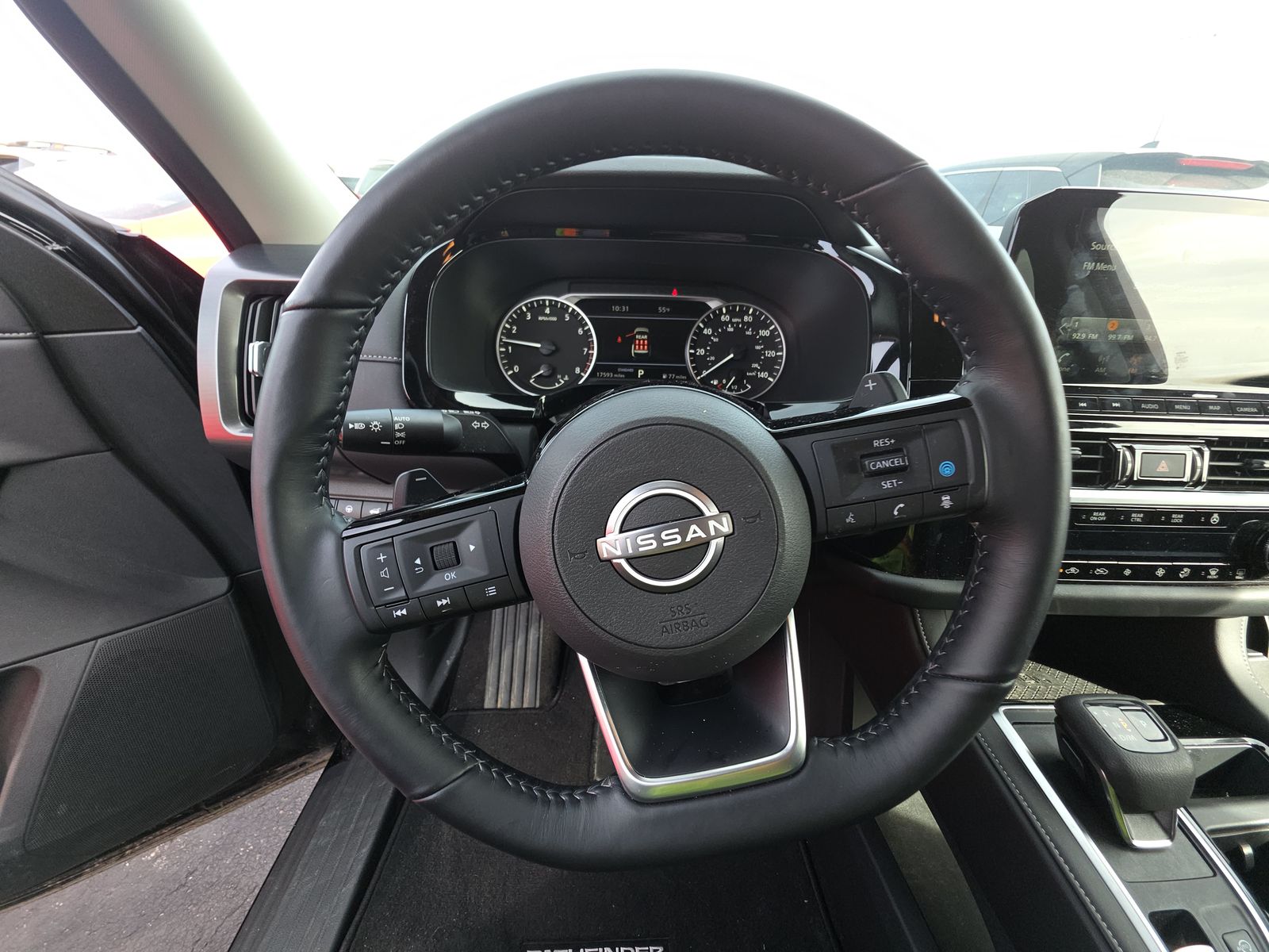 2025 Nissan Pathfinder SL FWD