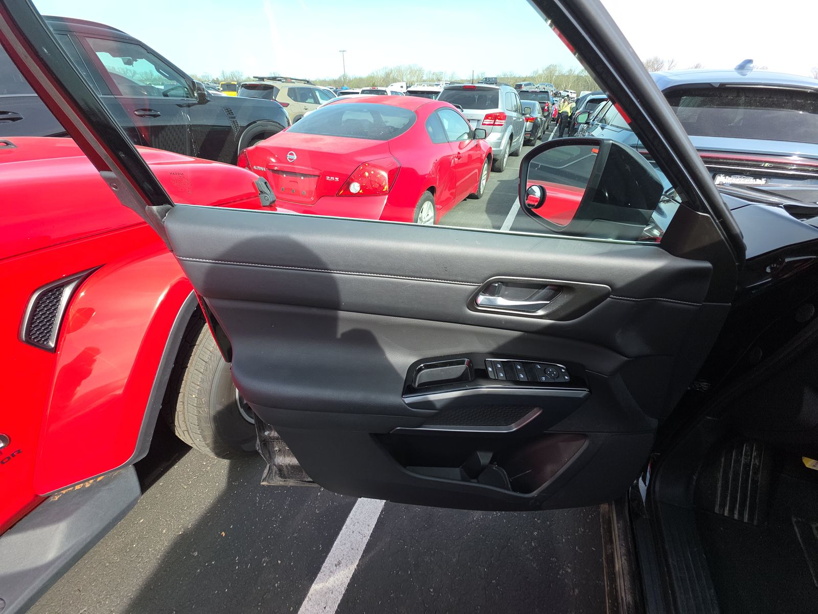 2025 Nissan Pathfinder SL FWD