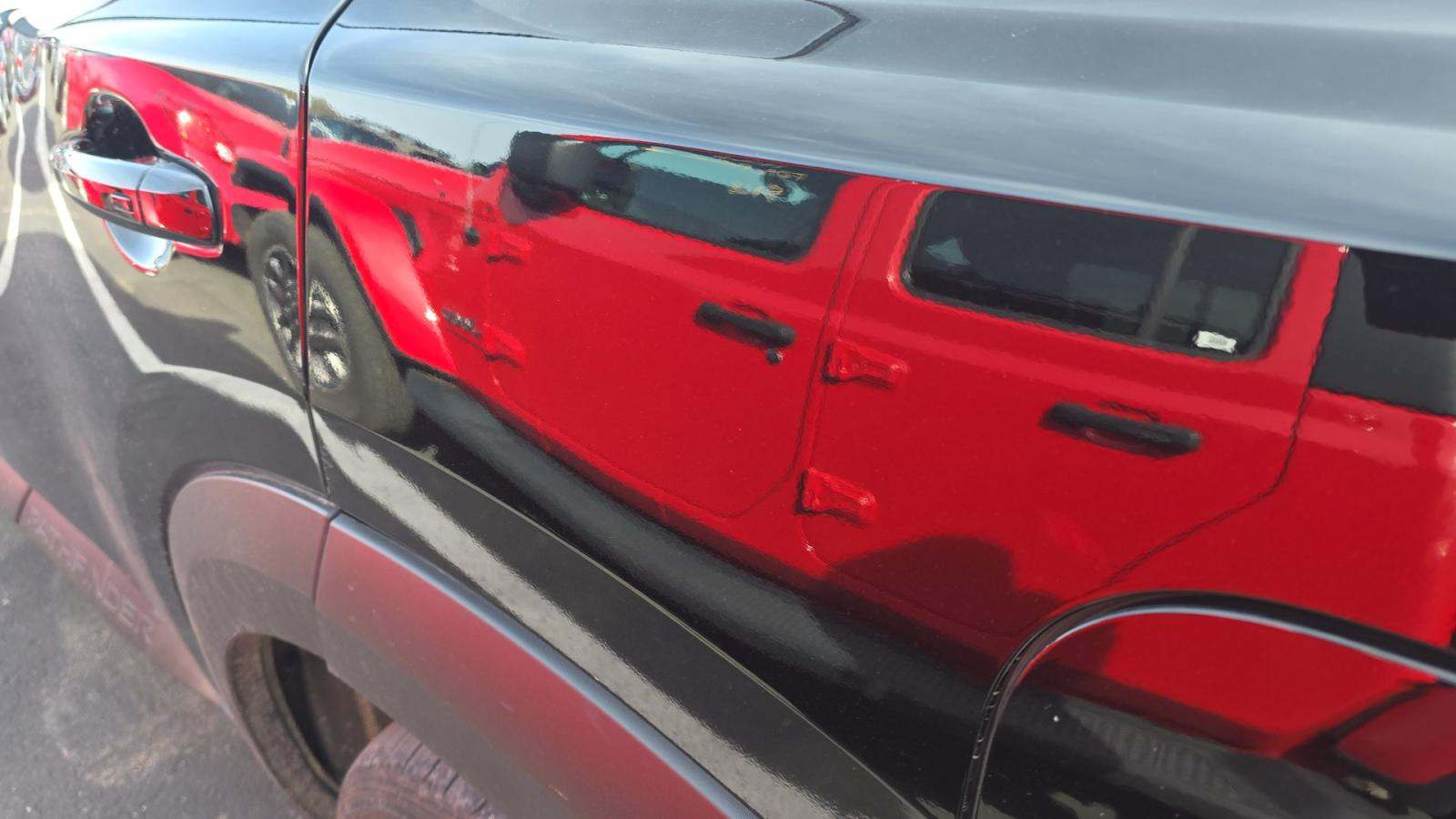 2025 Nissan Pathfinder SL FWD