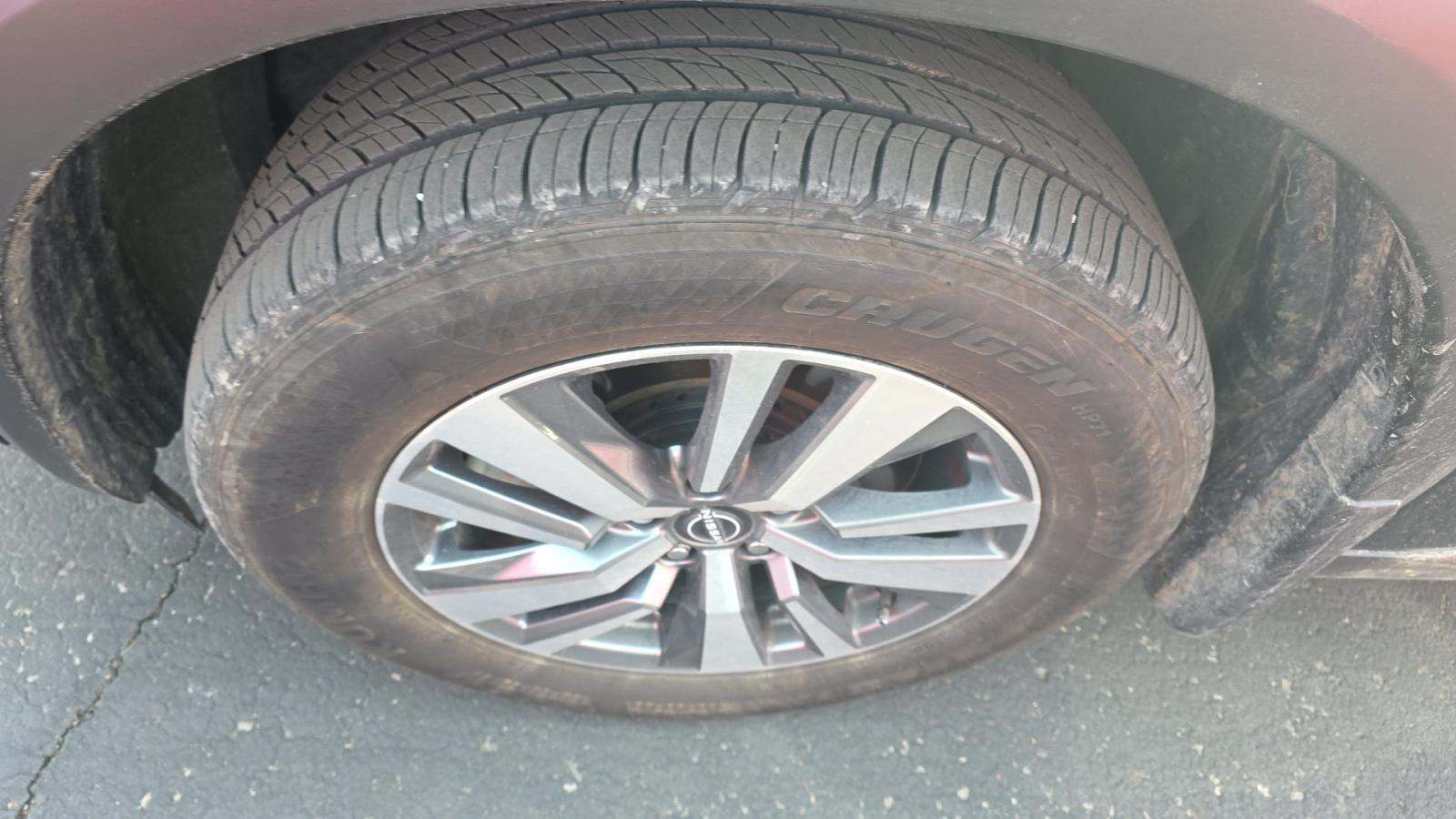 2025 Nissan Pathfinder SL FWD