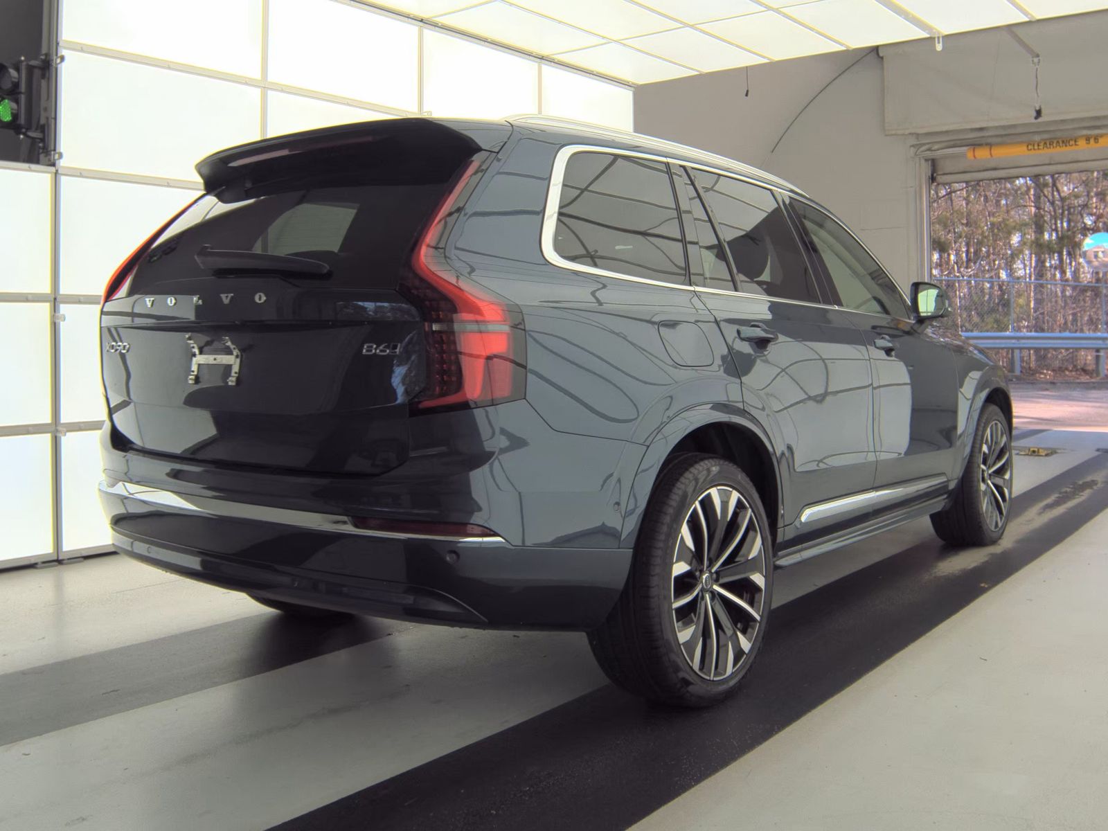 2025 Volvo XC90 B6 Plus AWD