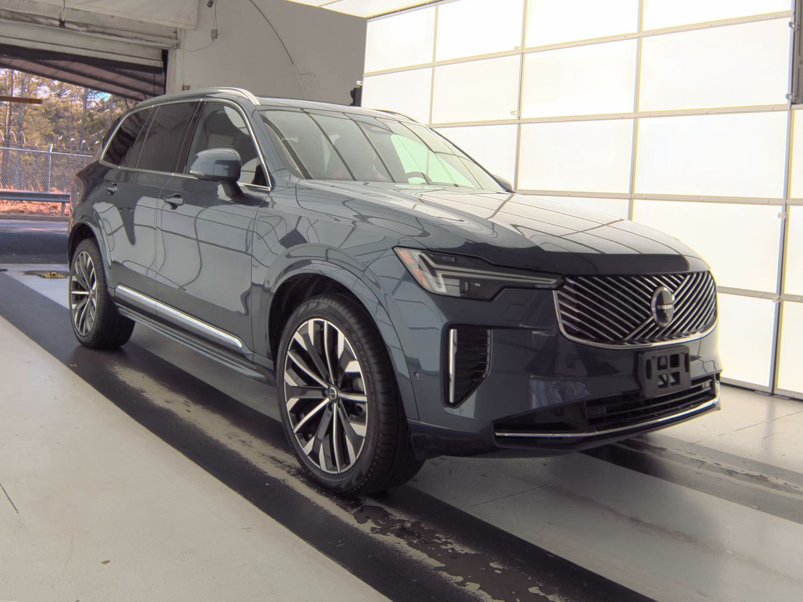 2025 Volvo XC90 B6 Plus AWD