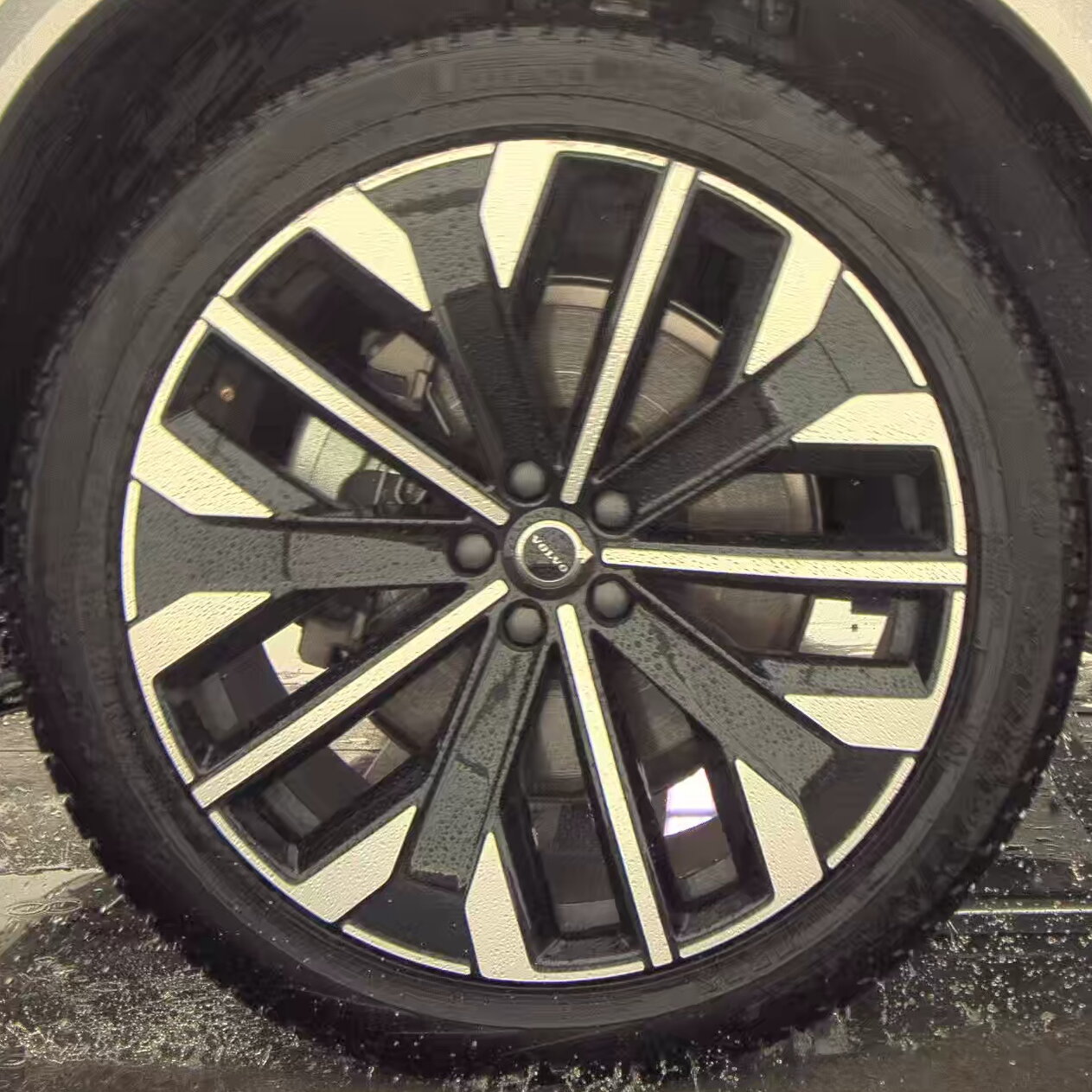 2025 Volvo XC90 B6 Plus AWD