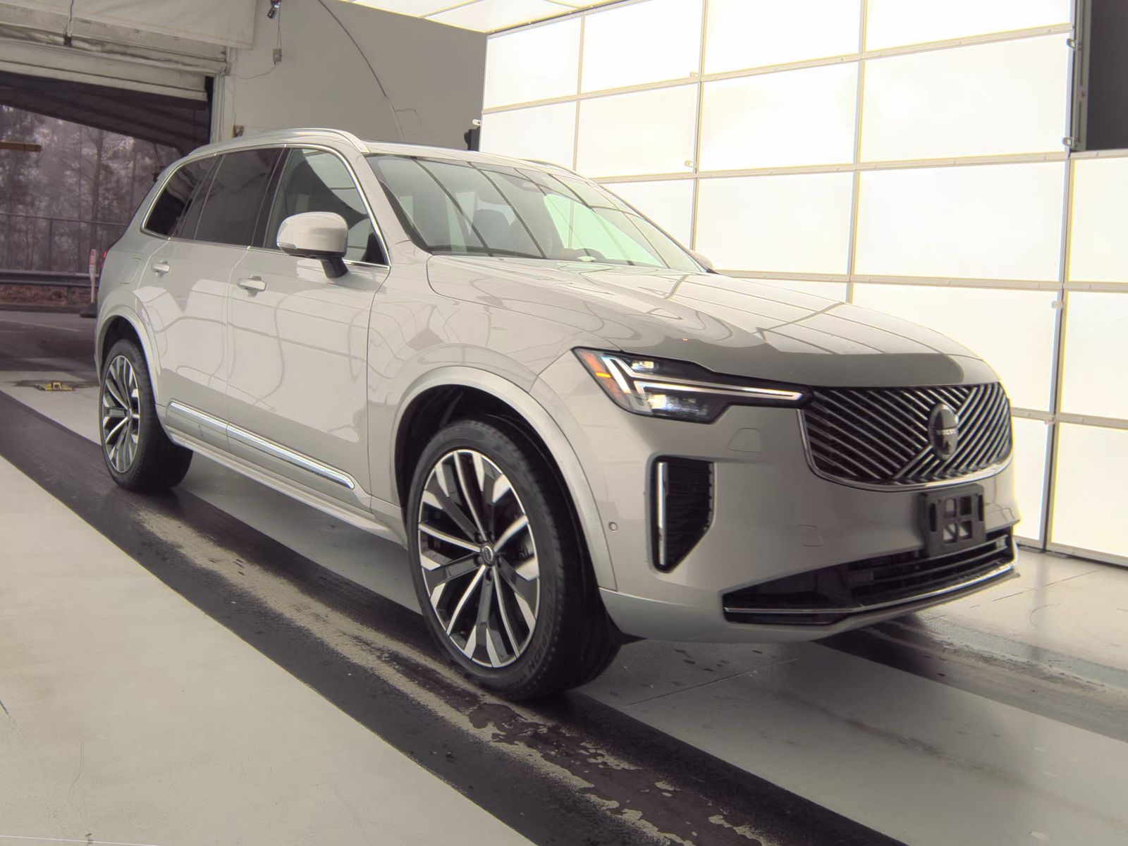 2025 Volvo XC90 B6 Plus AWD