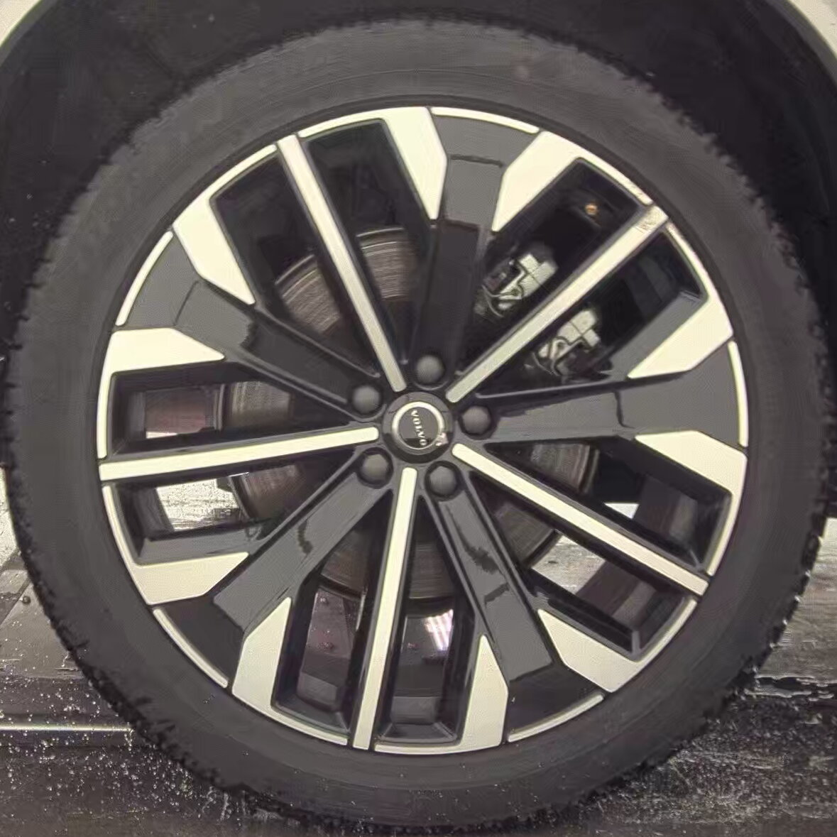 2025 Volvo XC90 B6 Plus AWD