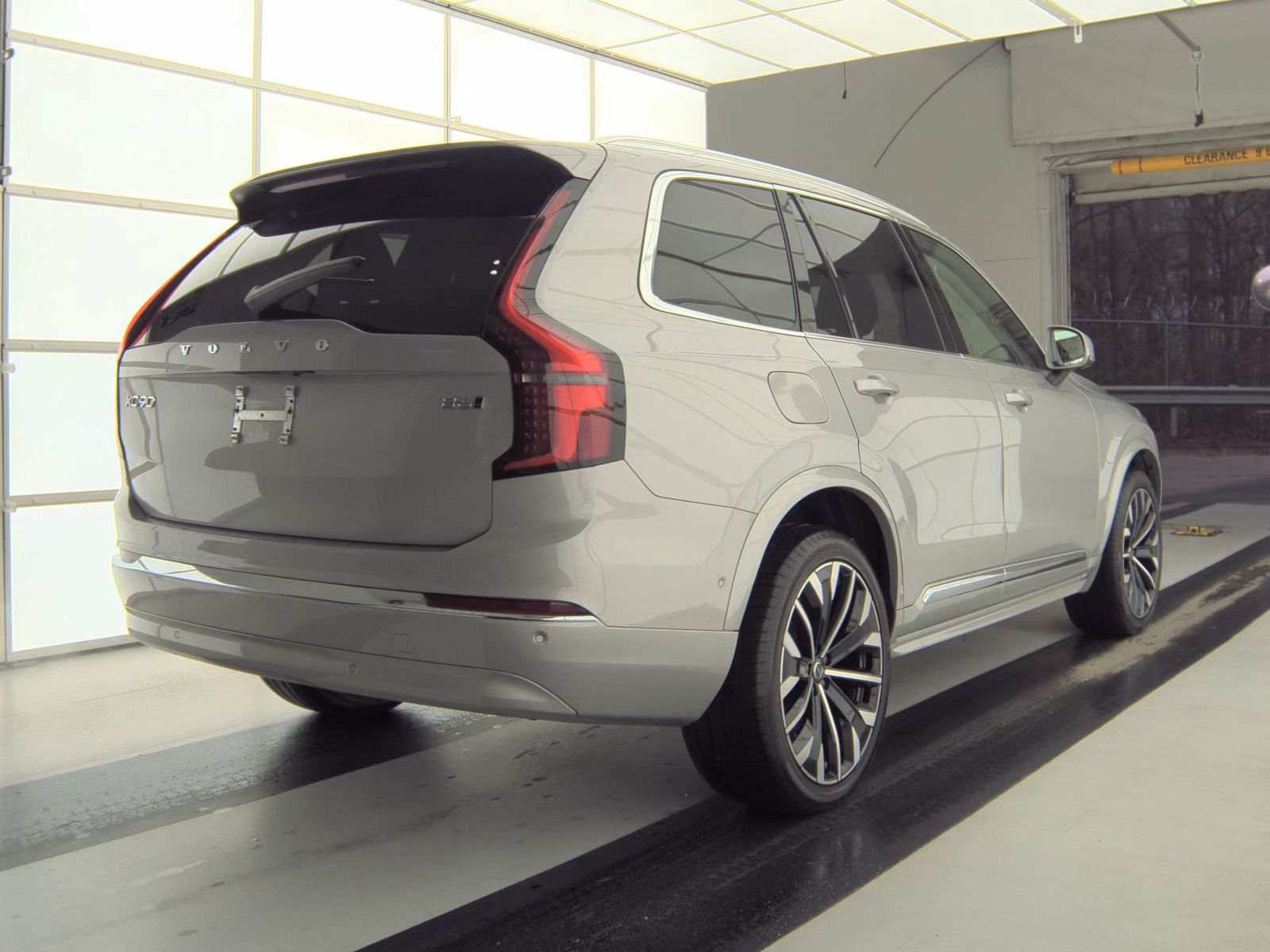 2025 Volvo XC90 B6 Plus AWD