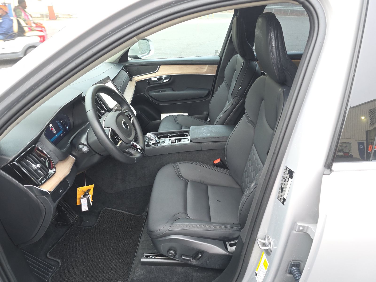 2025 Volvo XC90 B6 Plus AWD