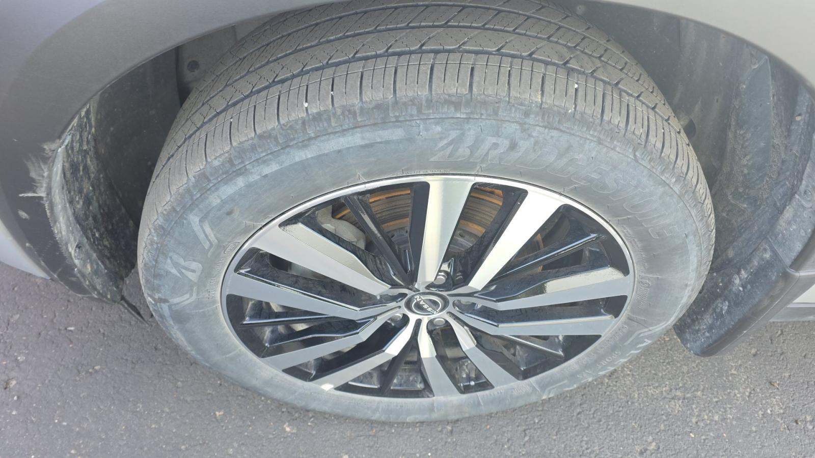 2025 Nissan Pathfinder Platinum FWD