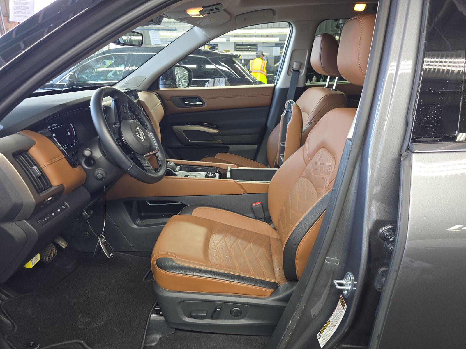 2025 Nissan Pathfinder Platinum AWD