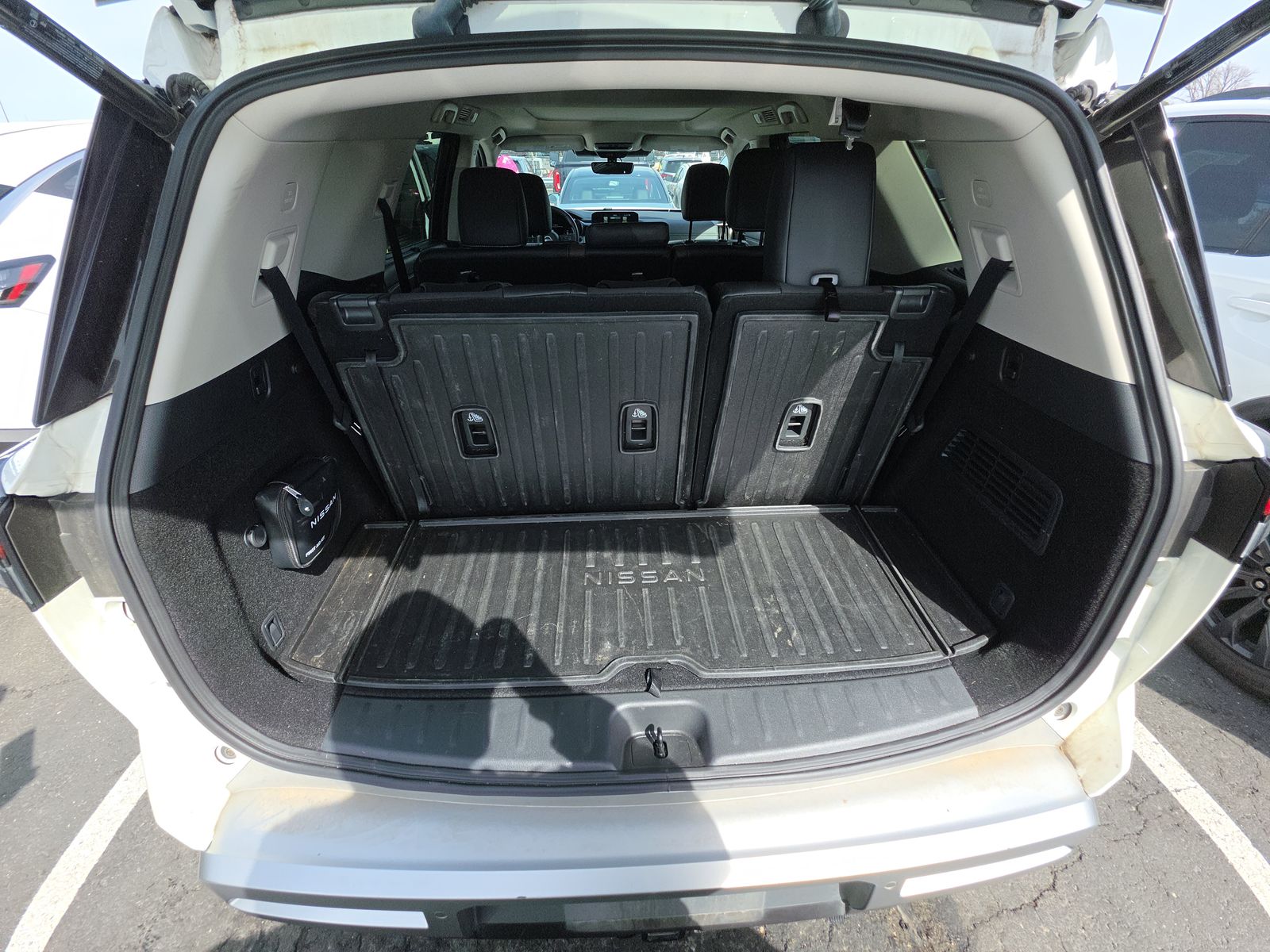 2024 Nissan Pathfinder Platinum FWD