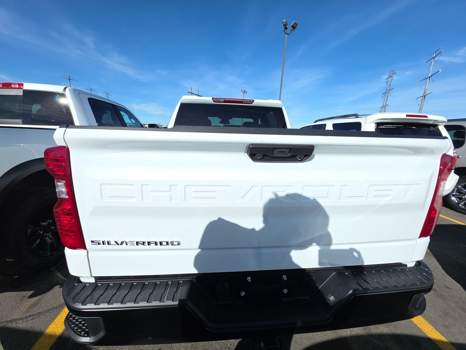 2025 CHEVY SILVERADO 1500 WT GAS WHITE SHORT BED SINGLE - Image 5