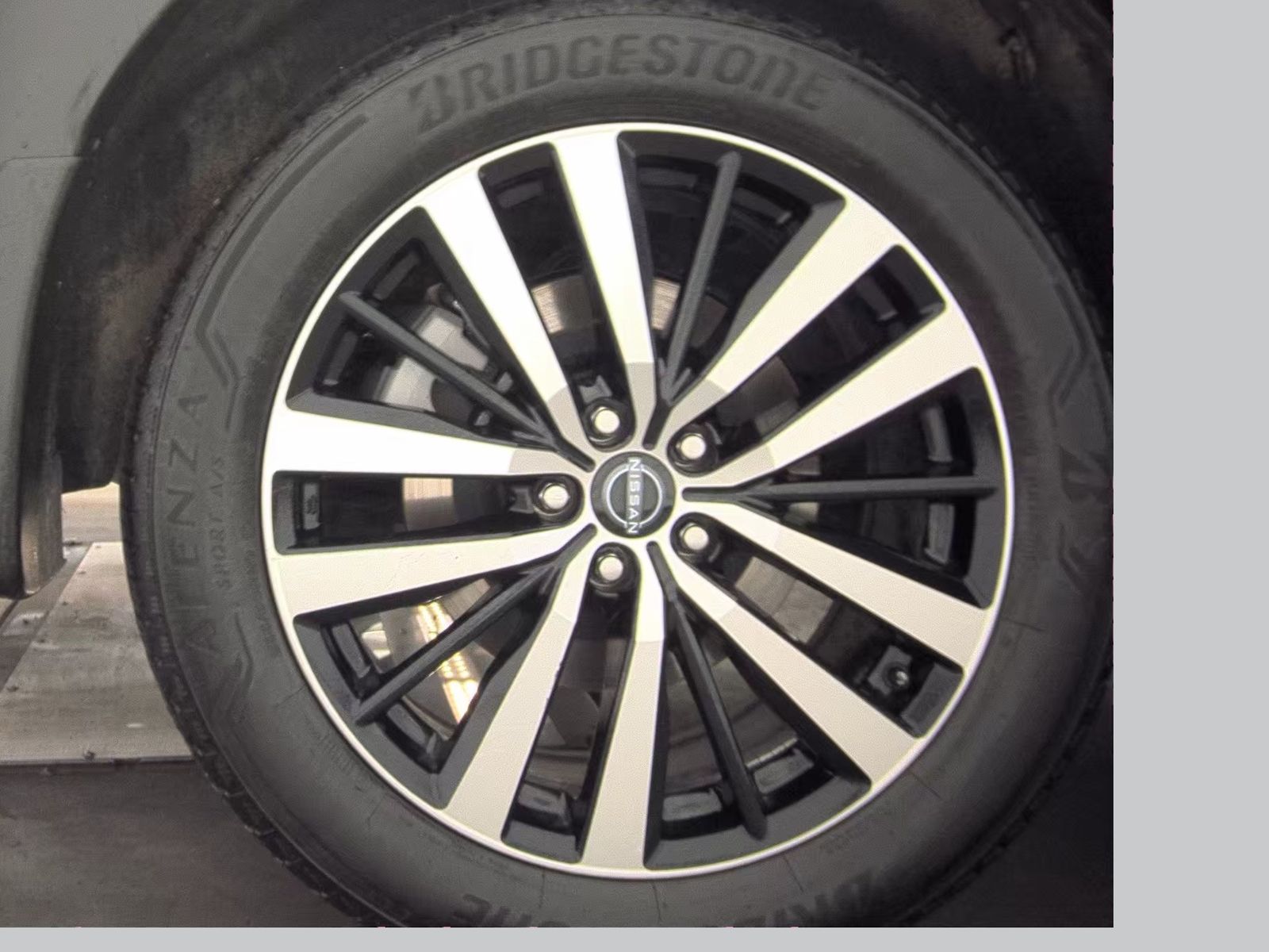 2025 Nissan Pathfinder Platinum AWD