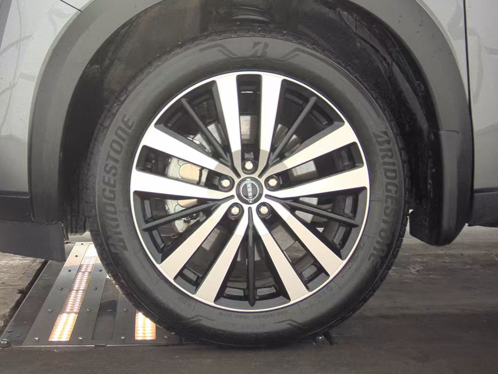 2025 Nissan Pathfinder Platinum AWD