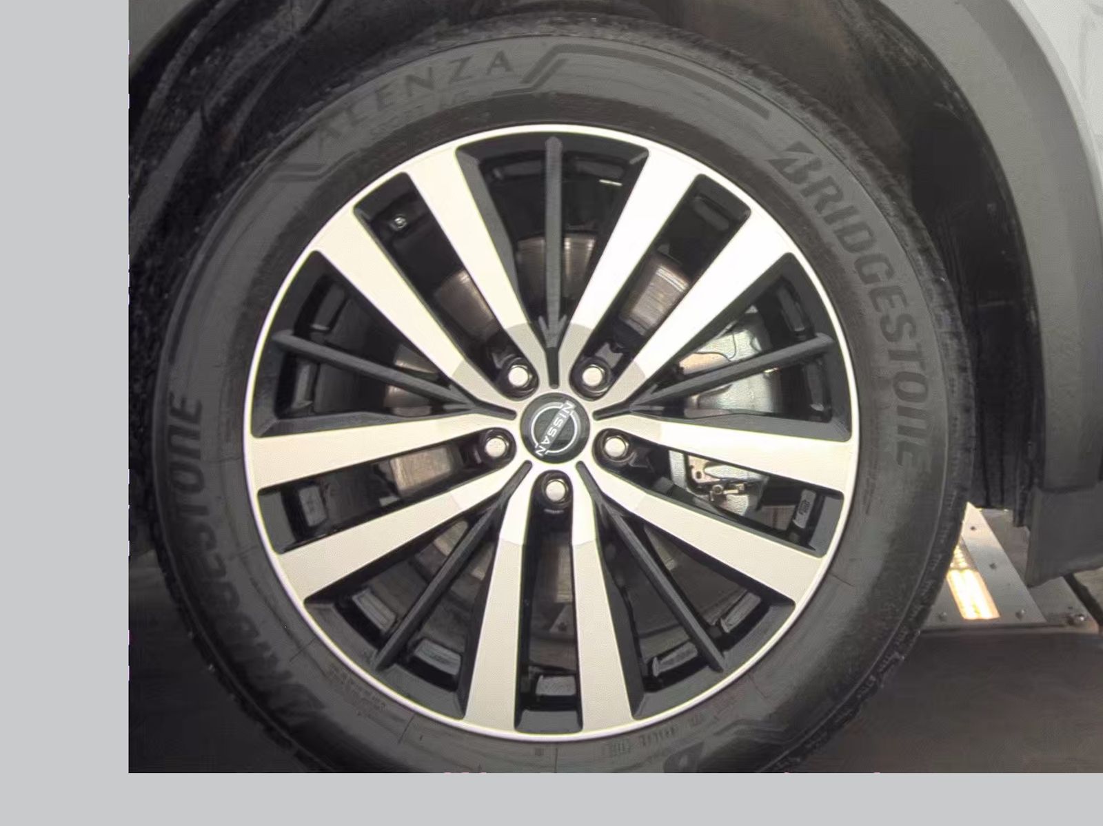 2025 Nissan Pathfinder Platinum AWD