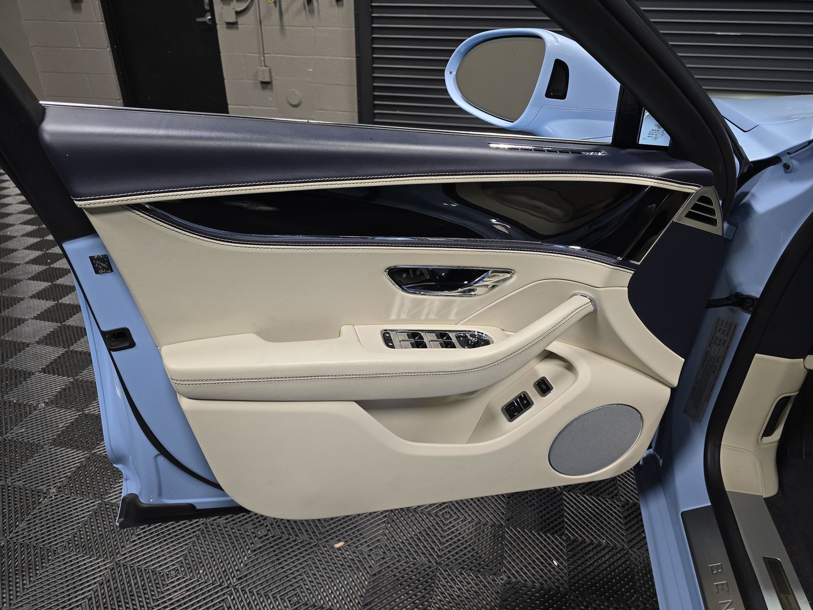 2022 Bentley Flying Spur V8 AWD