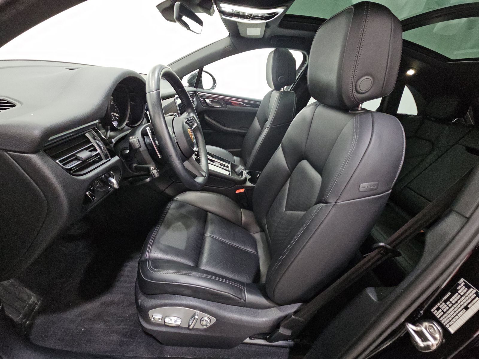 2024 Porsche Macan Base AWD