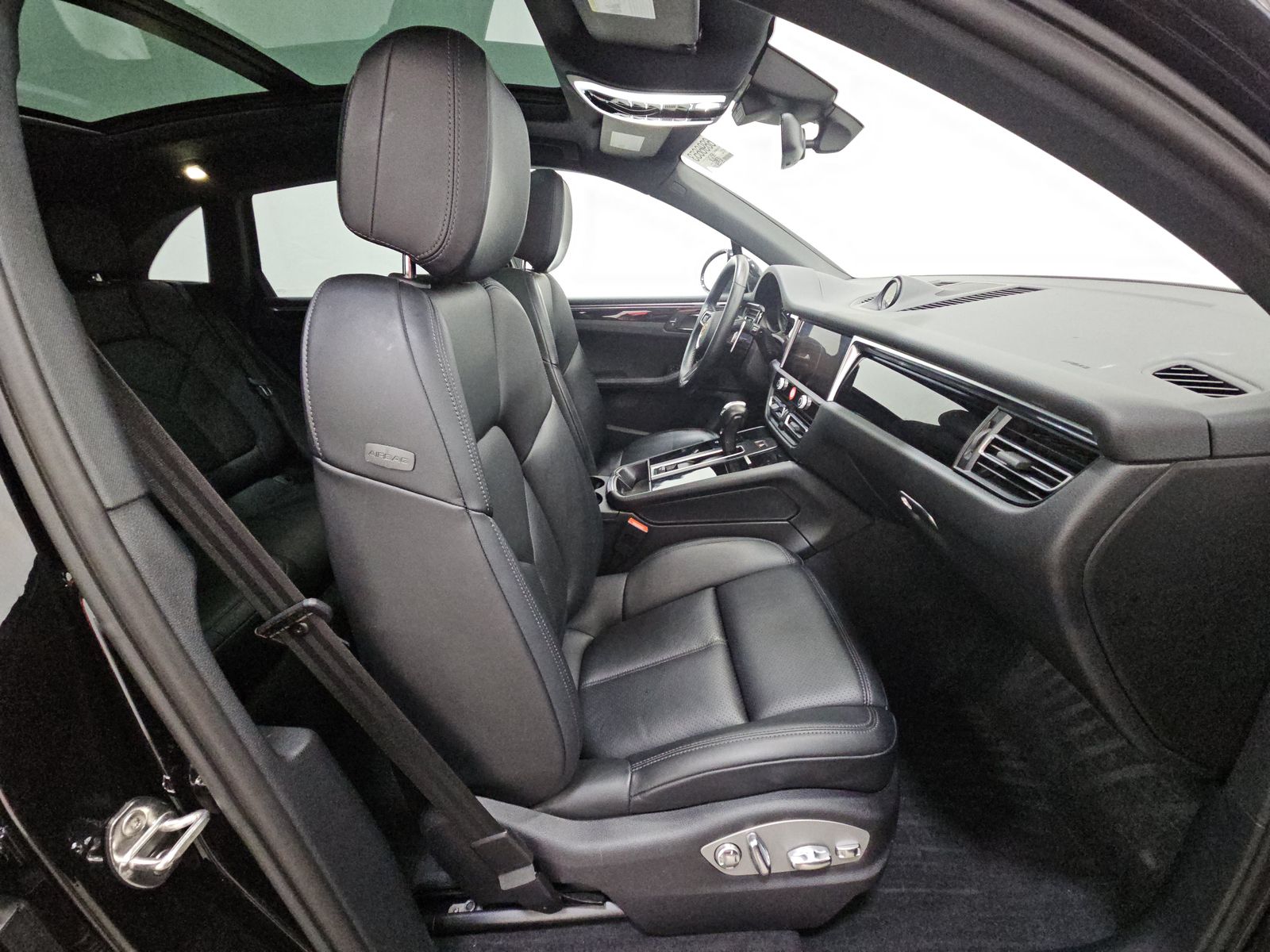 2024 Porsche Macan Base AWD