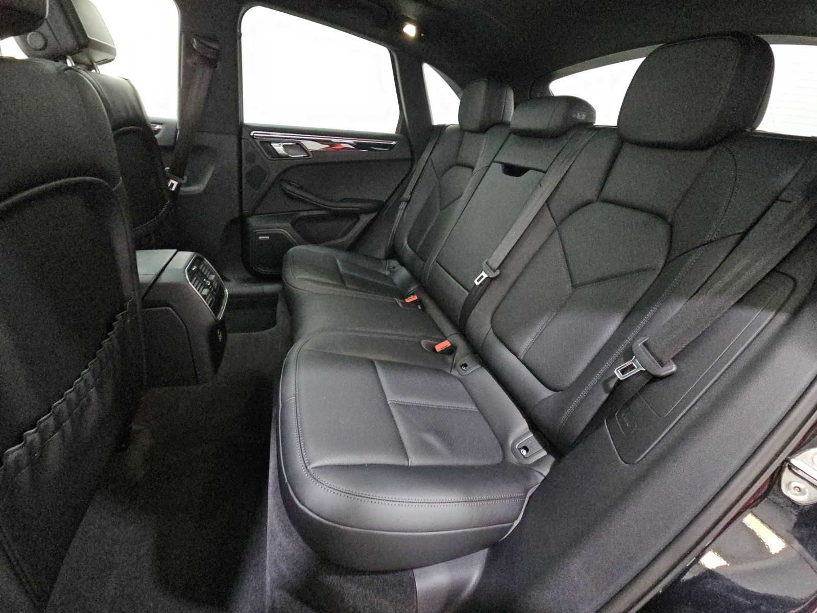 2024 Porsche Macan Base AWD