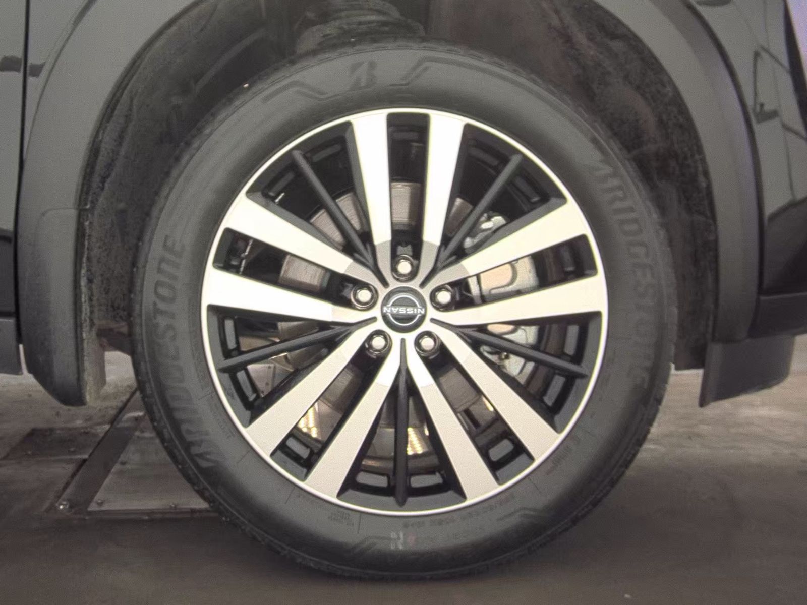 2025 Nissan Pathfinder Platinum FWD