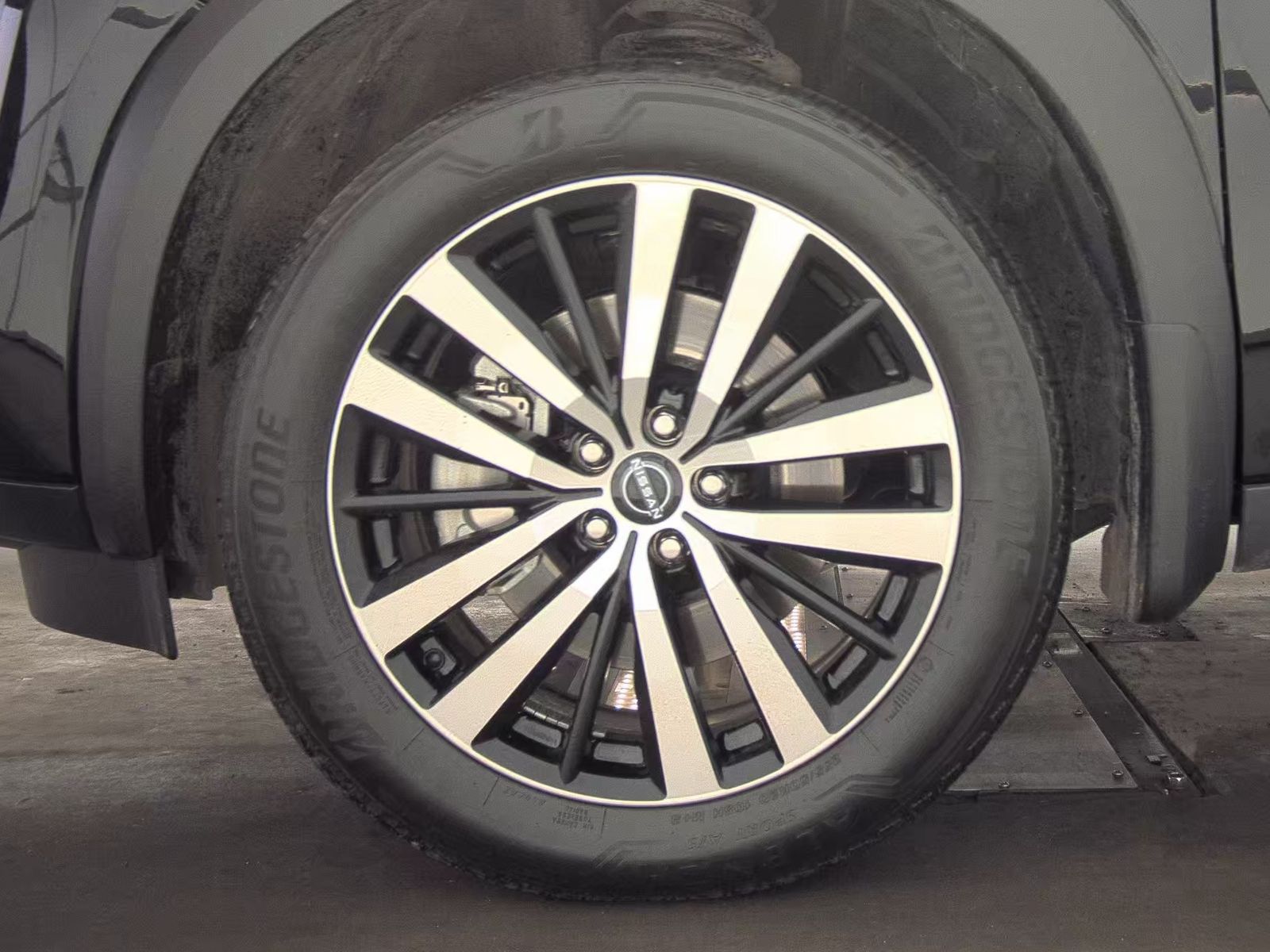 2025 Nissan Pathfinder Platinum FWD