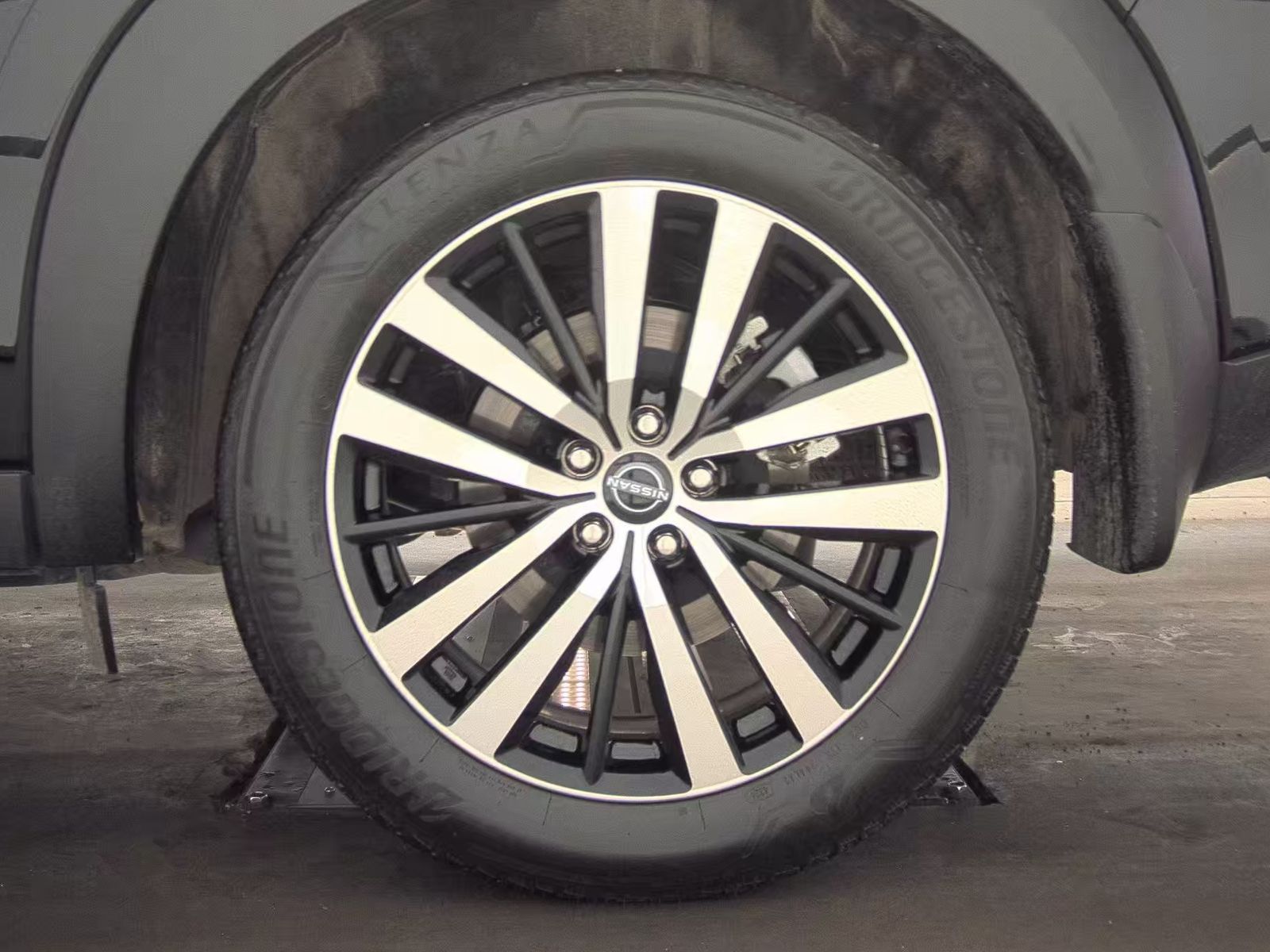 2025 Nissan Pathfinder Platinum FWD