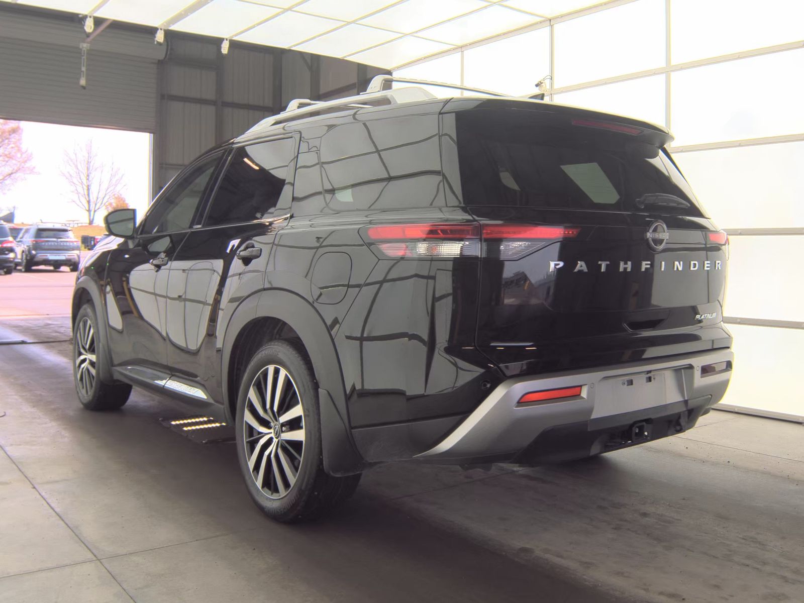 2025 Nissan Pathfinder Platinum FWD