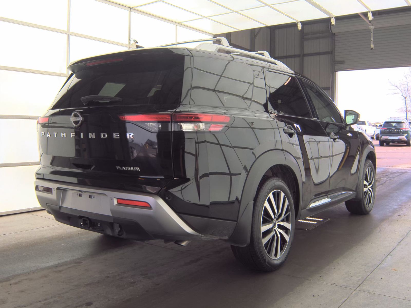 2025 Nissan Pathfinder Platinum FWD