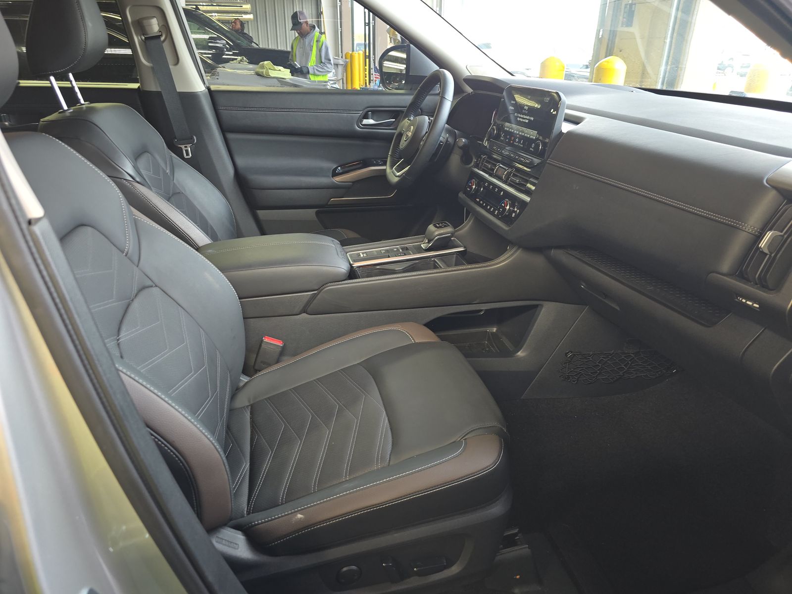 2025 Nissan Pathfinder Platinum FWD