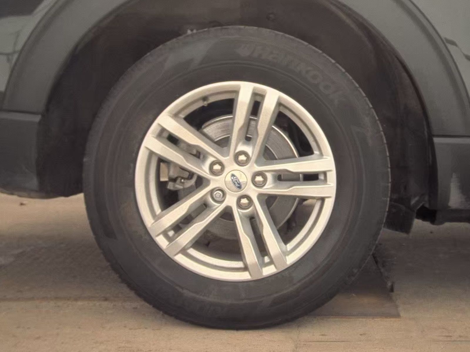 2023 Ford Explorer XLT AWD