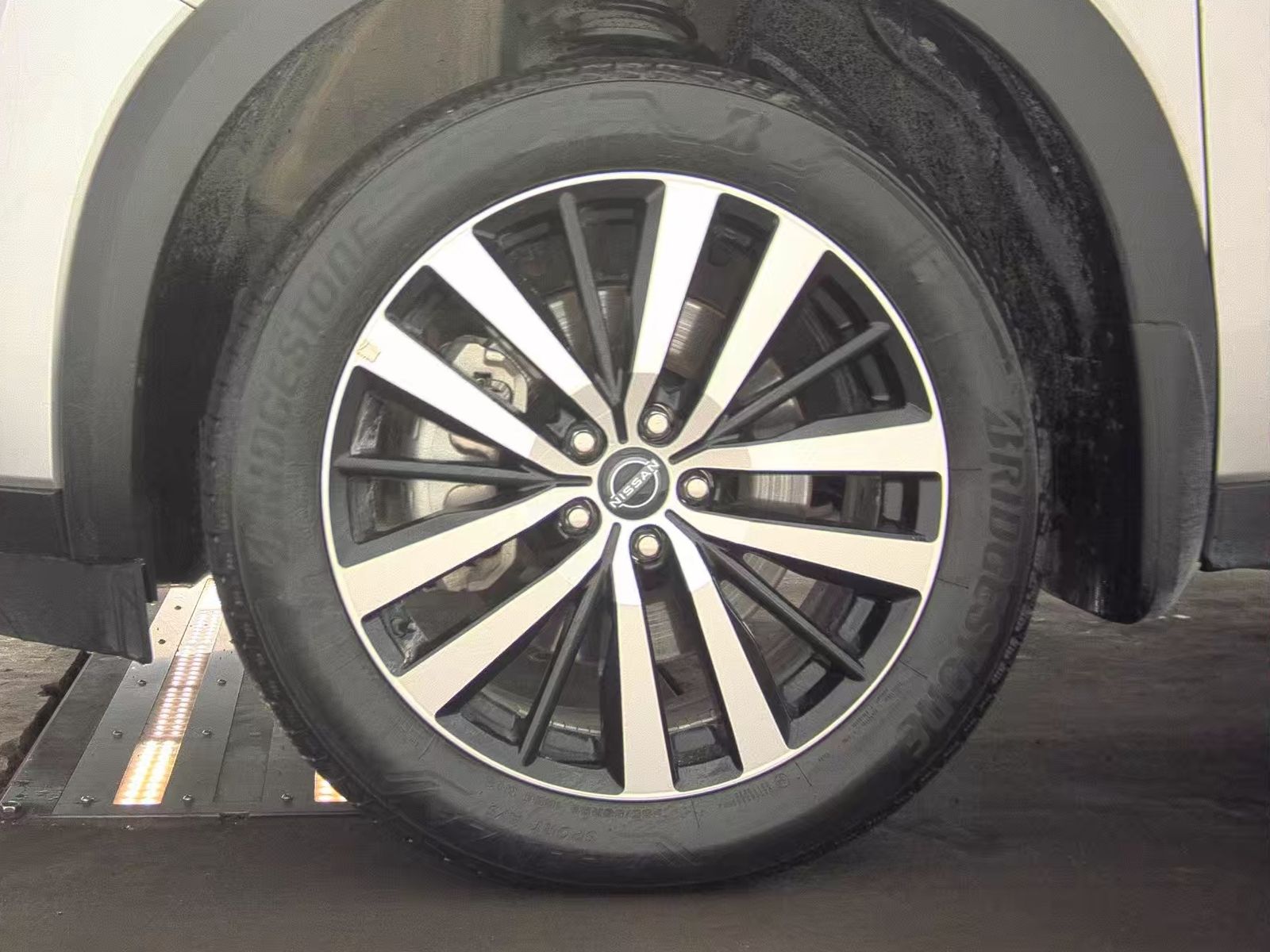 2025 Nissan Pathfinder Platinum FWD