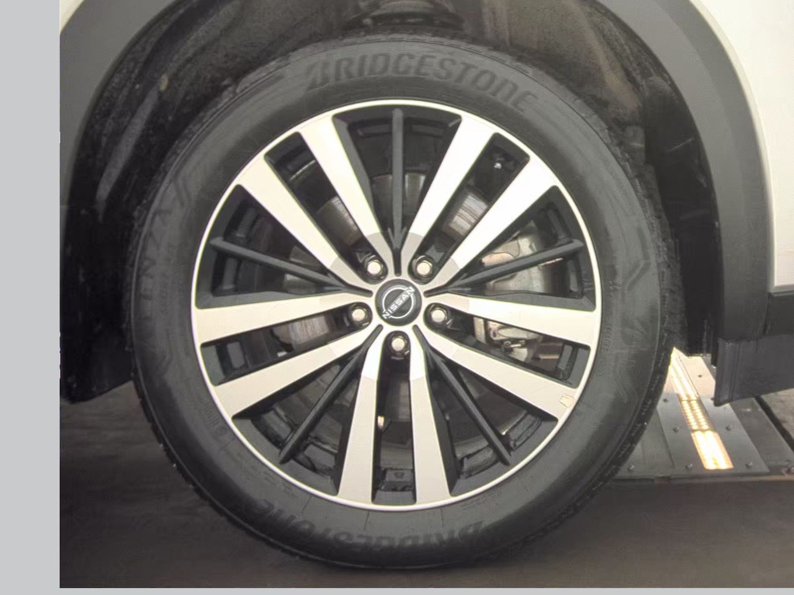 2025 Nissan Pathfinder Platinum FWD