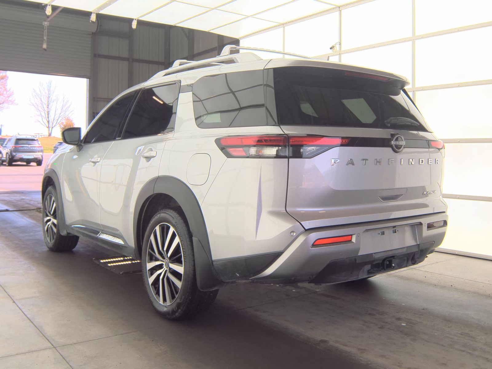 2025 Nissan Pathfinder Platinum FWD