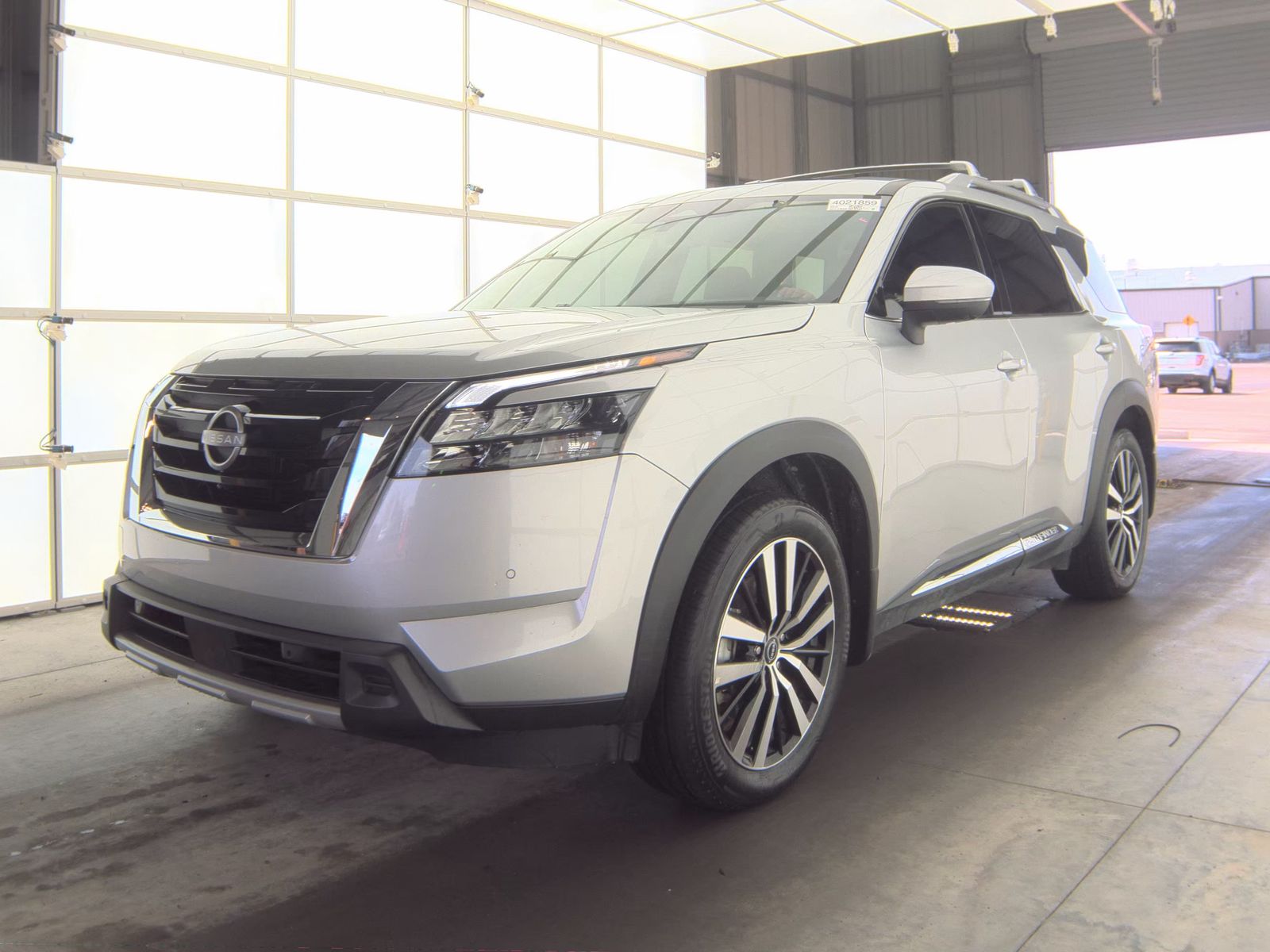 2025 Nissan Pathfinder Platinum FWD