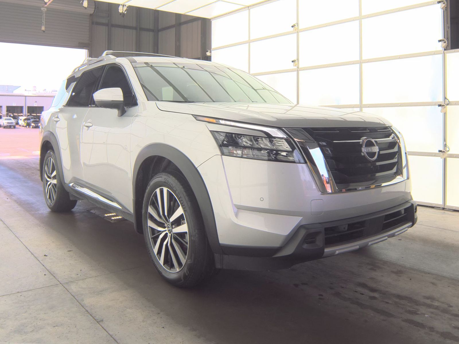 2025 Nissan Pathfinder Platinum FWD