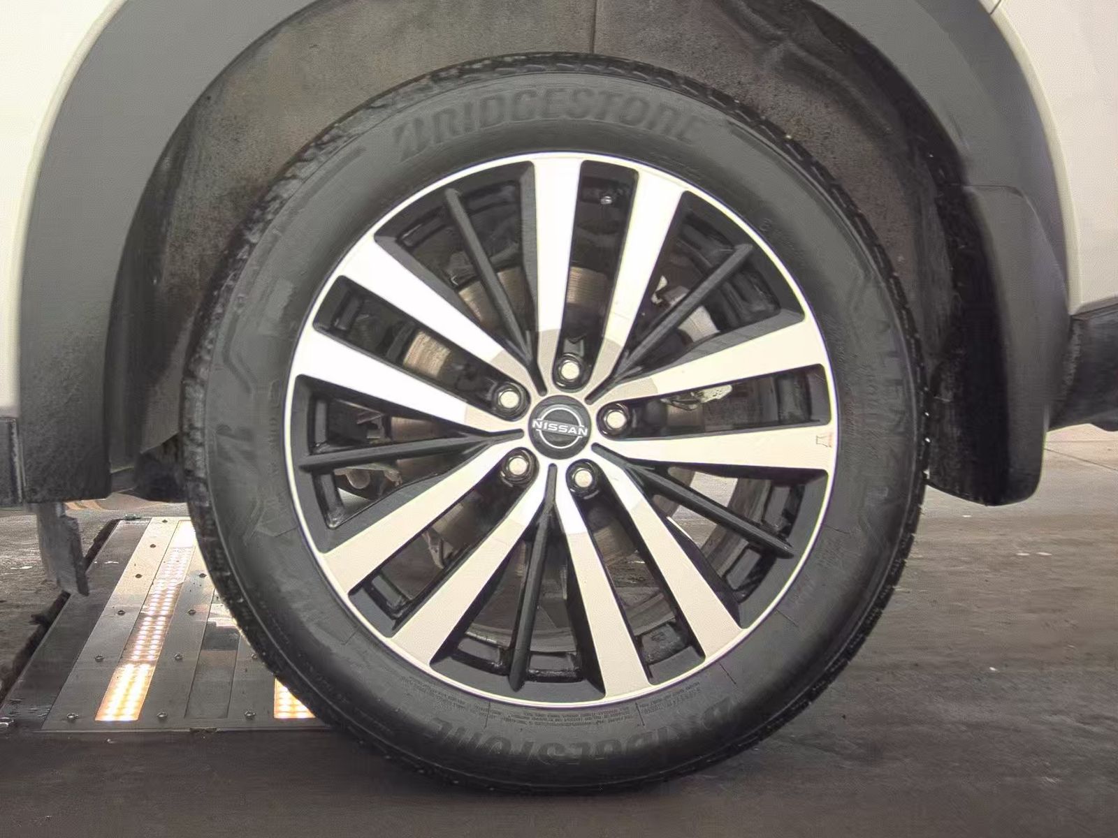 2025 Nissan Pathfinder Platinum FWD