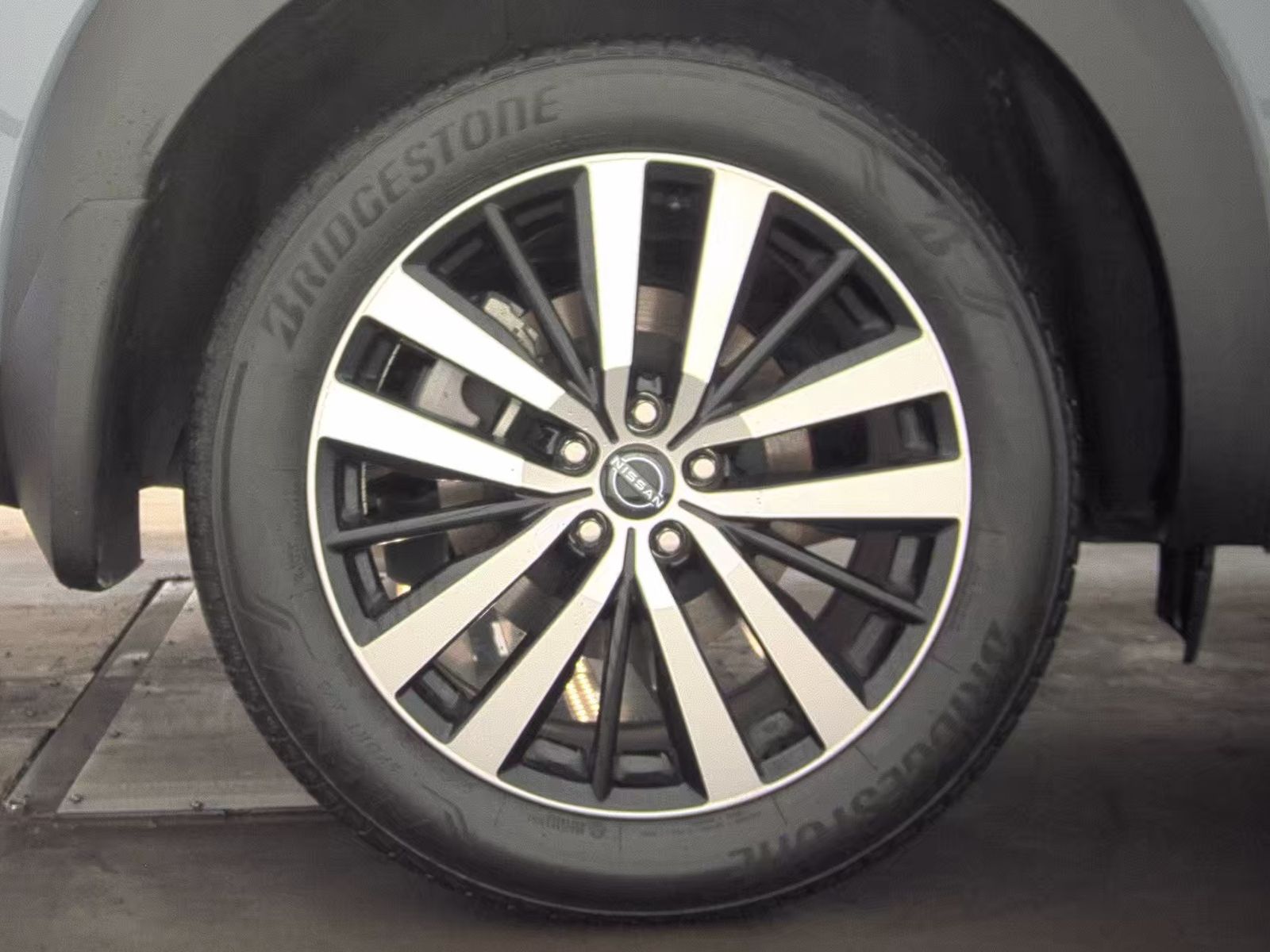 2025 Nissan Pathfinder Platinum FWD