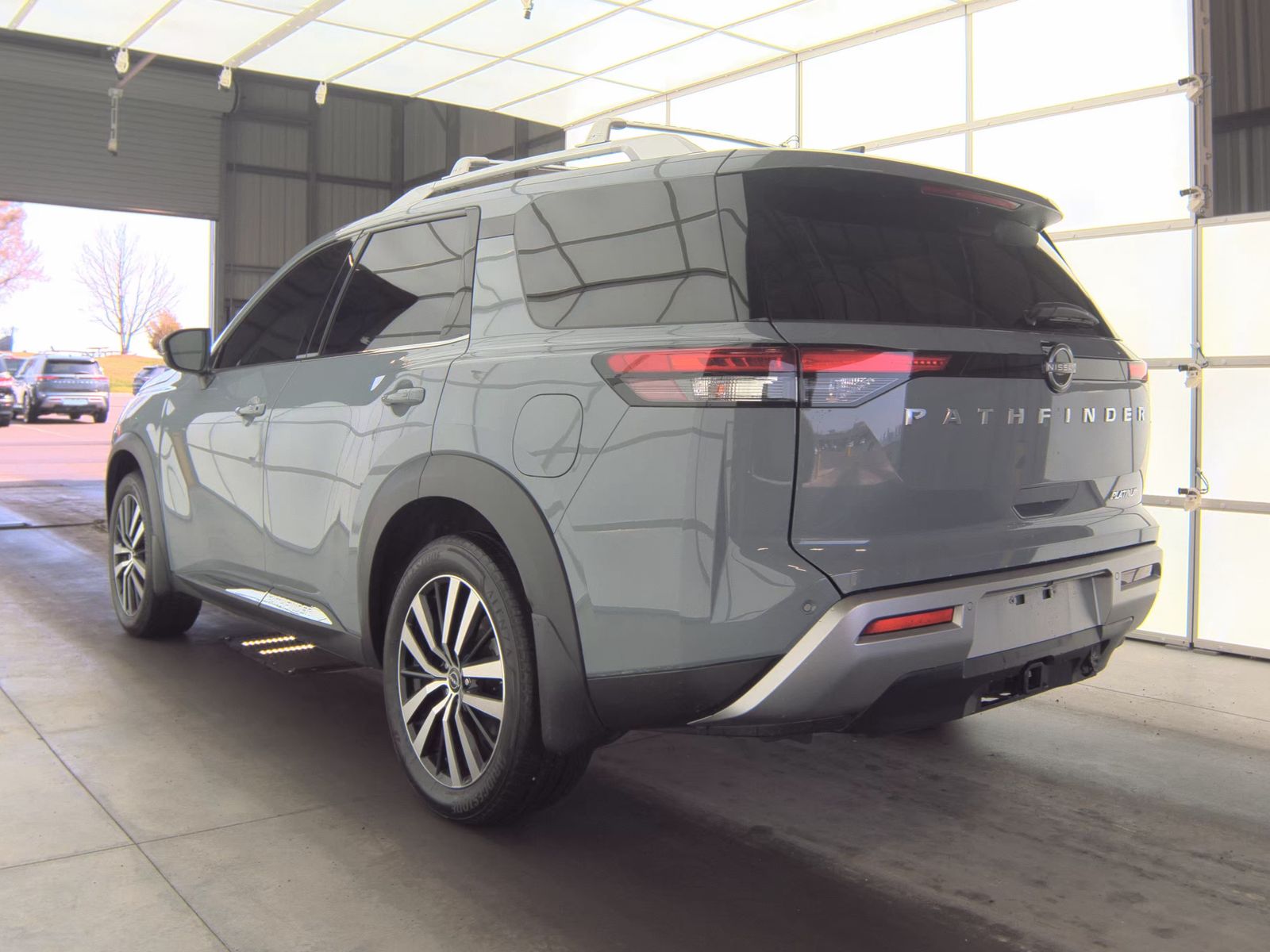 2025 Nissan Pathfinder Platinum FWD