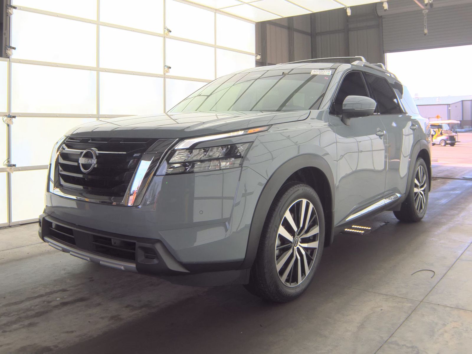 2025 Nissan Pathfinder Platinum FWD