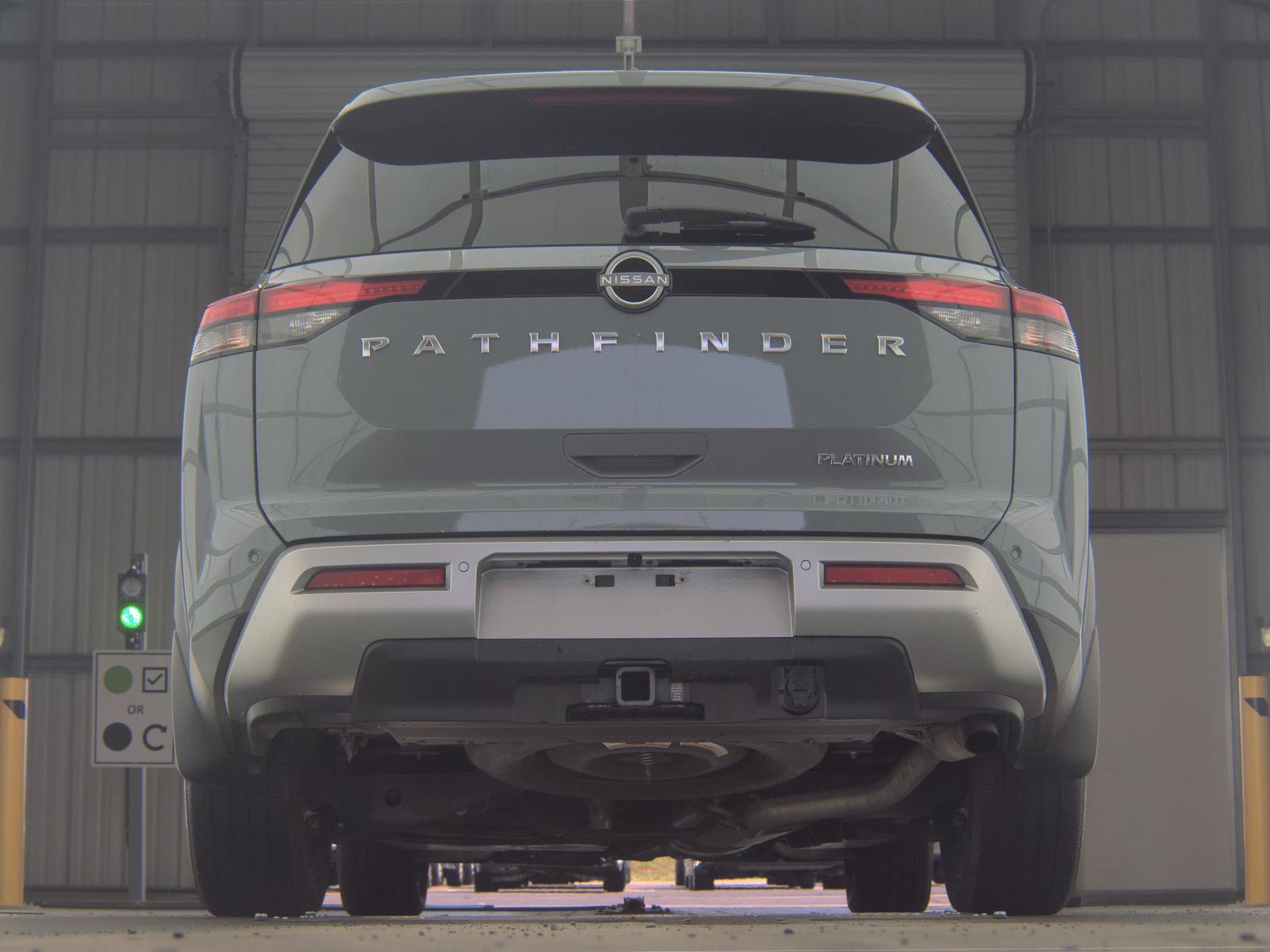 2025 Nissan Pathfinder Platinum FWD