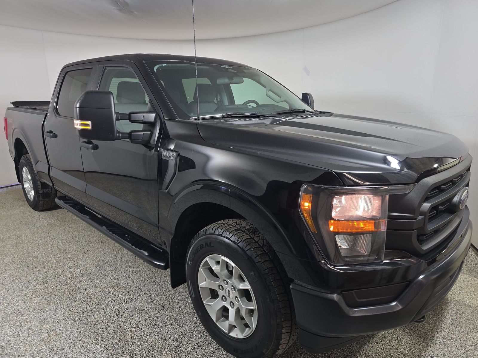 2023 Ford F-150 XL AWD