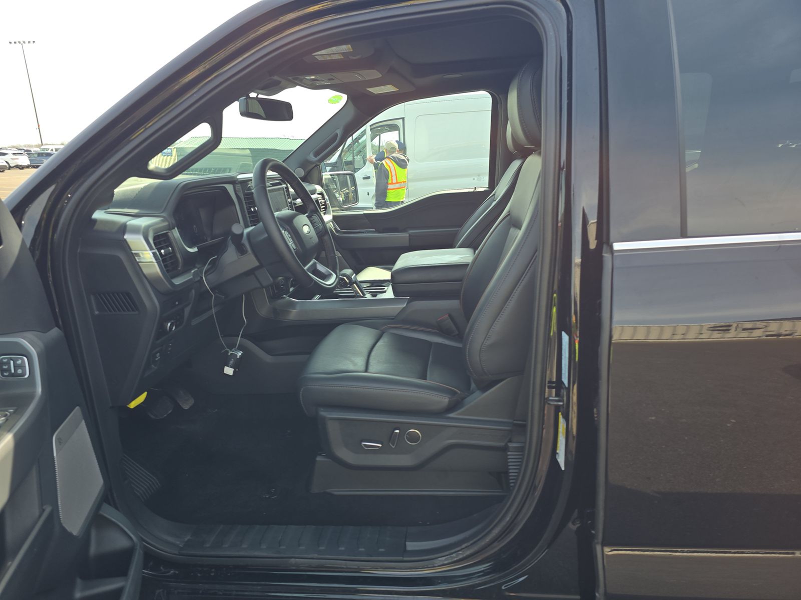 2025 Ford F-150 Lariat AWD