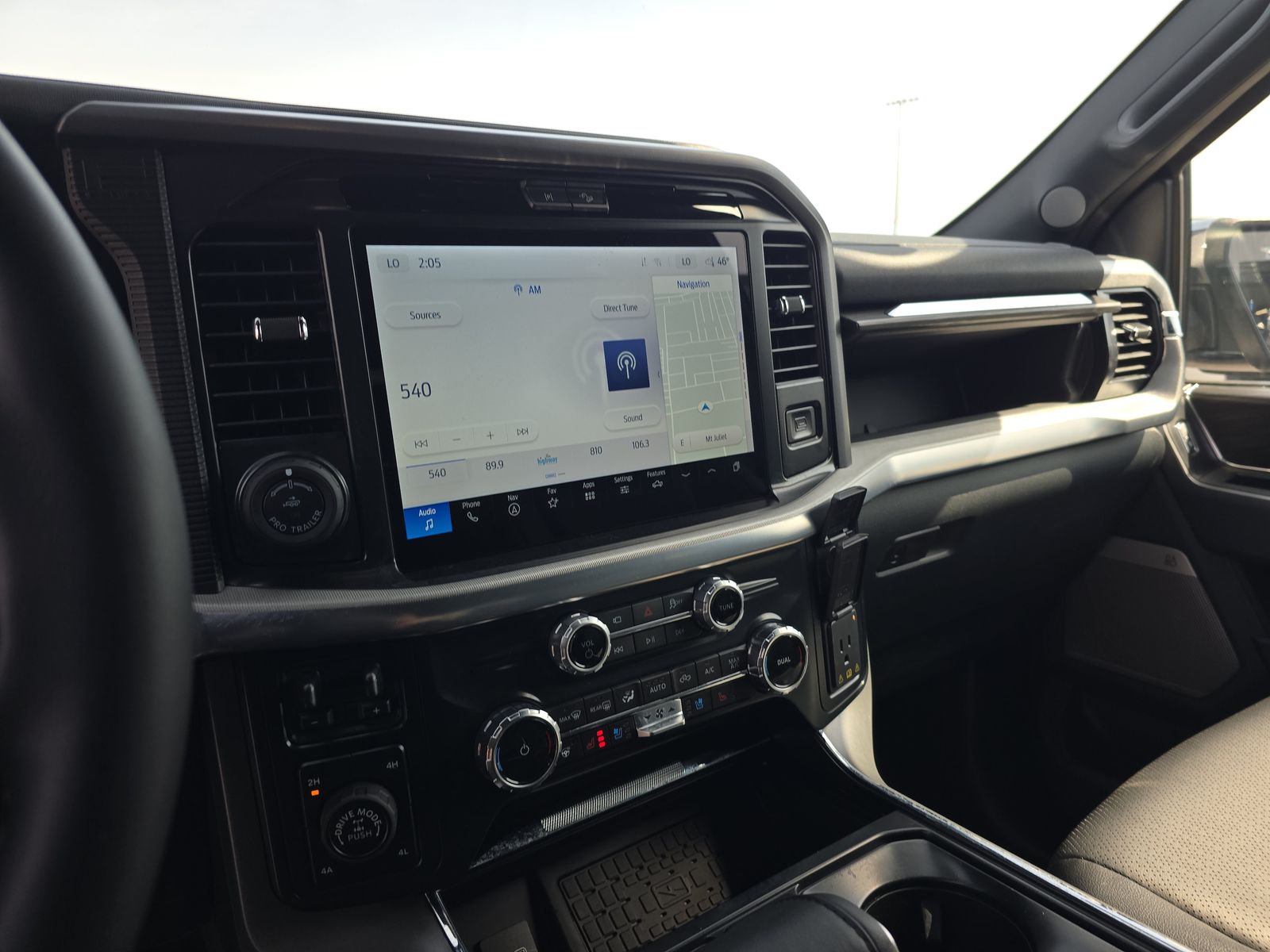 2025 Ford F-150 Lariat AWD