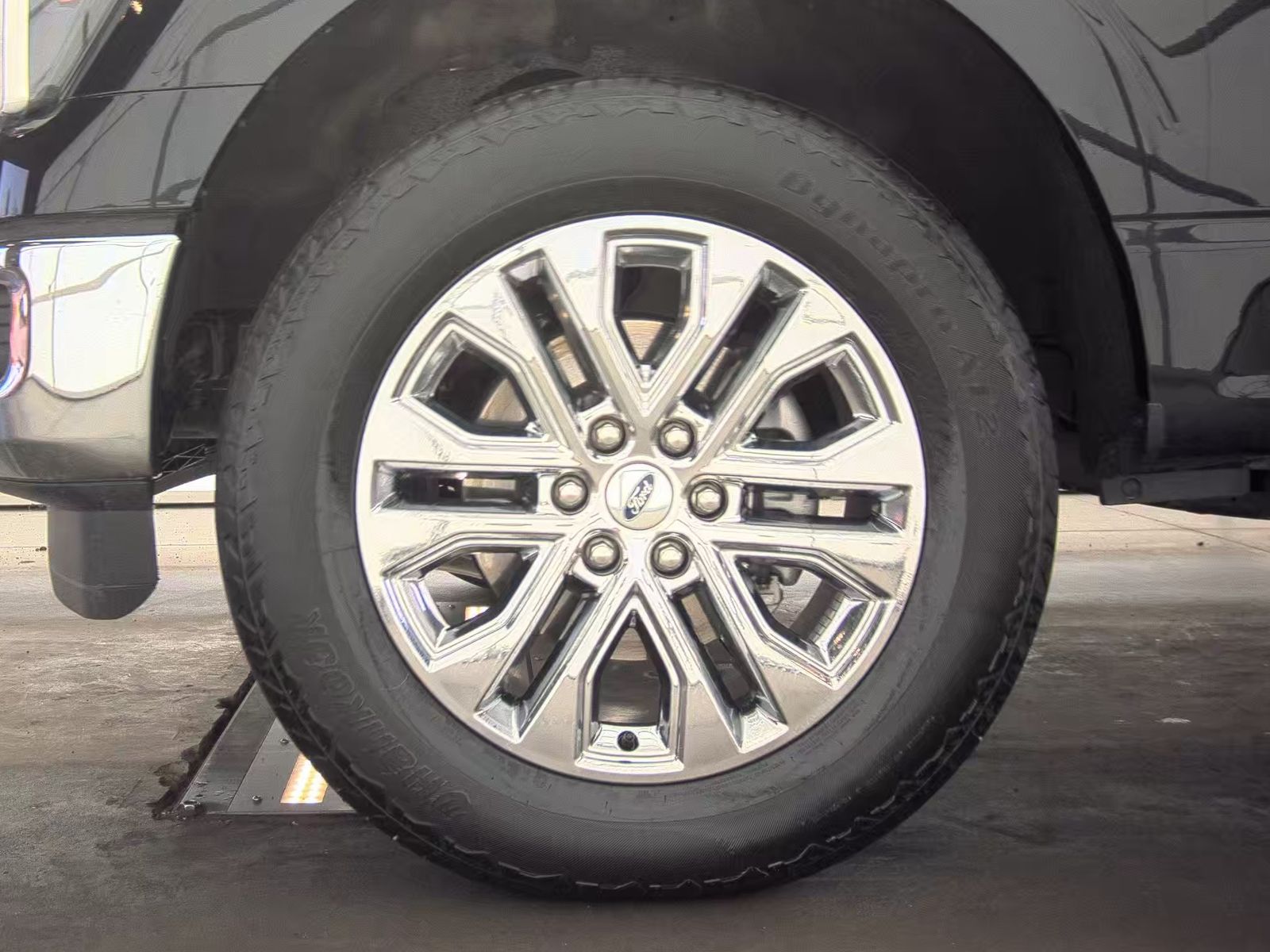 2025 Ford F-150 Lariat AWD