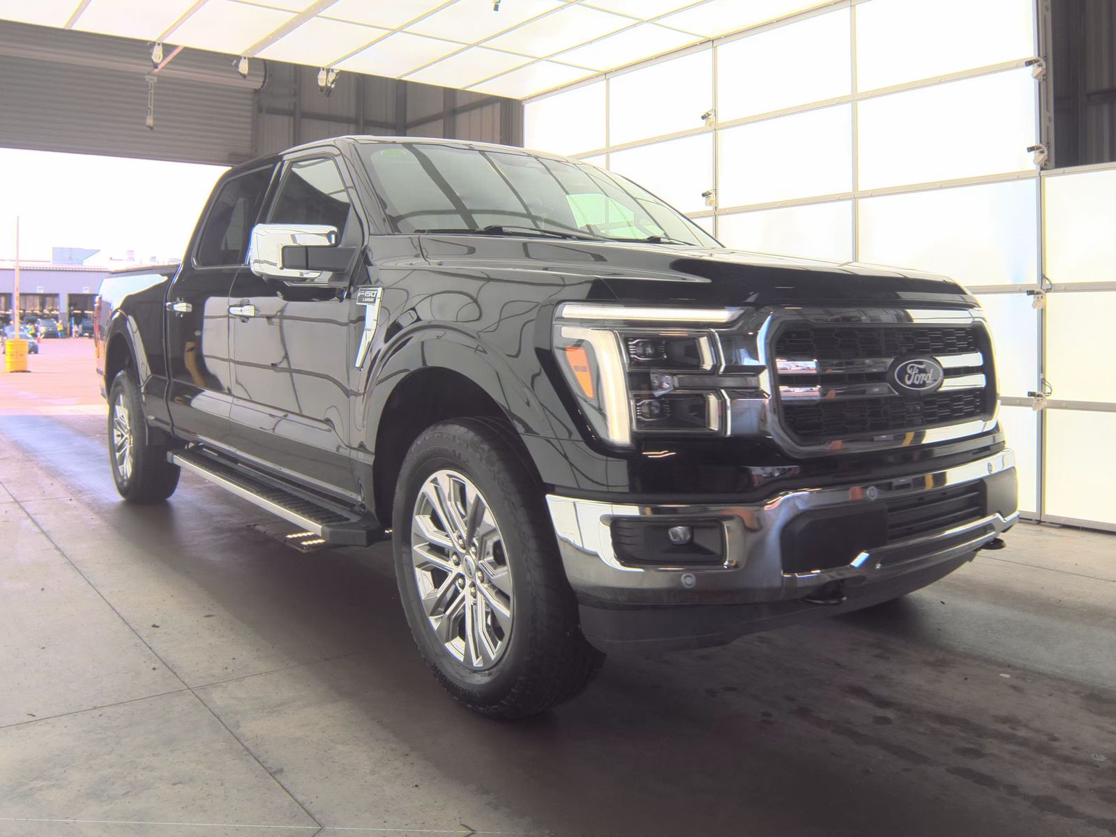 2025 Ford F-150 Lariat AWD